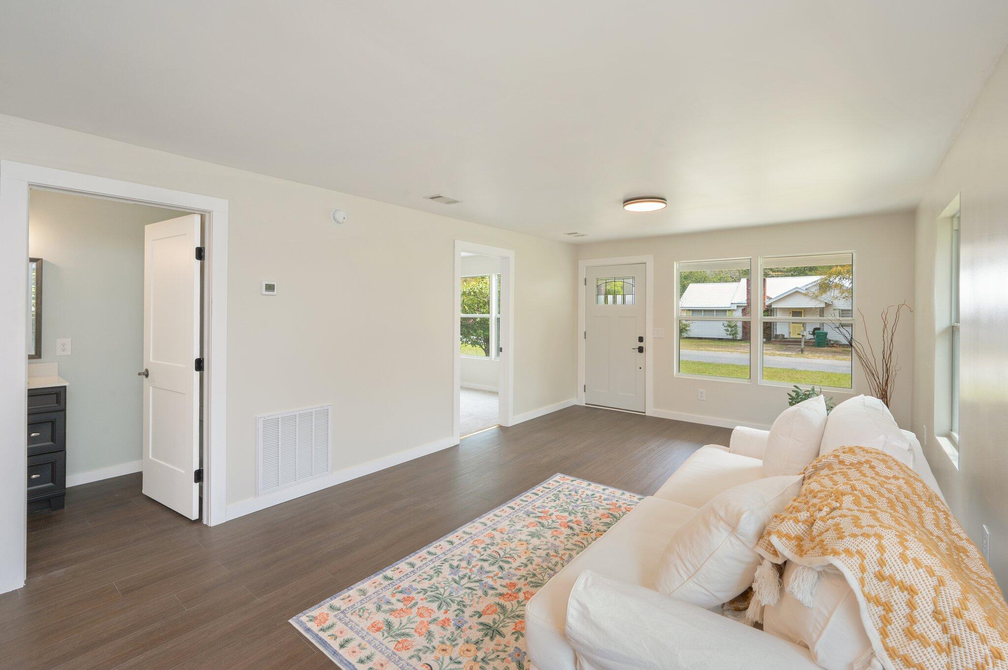 TOWN OF DEFUNIAK SPRINGS - Residential