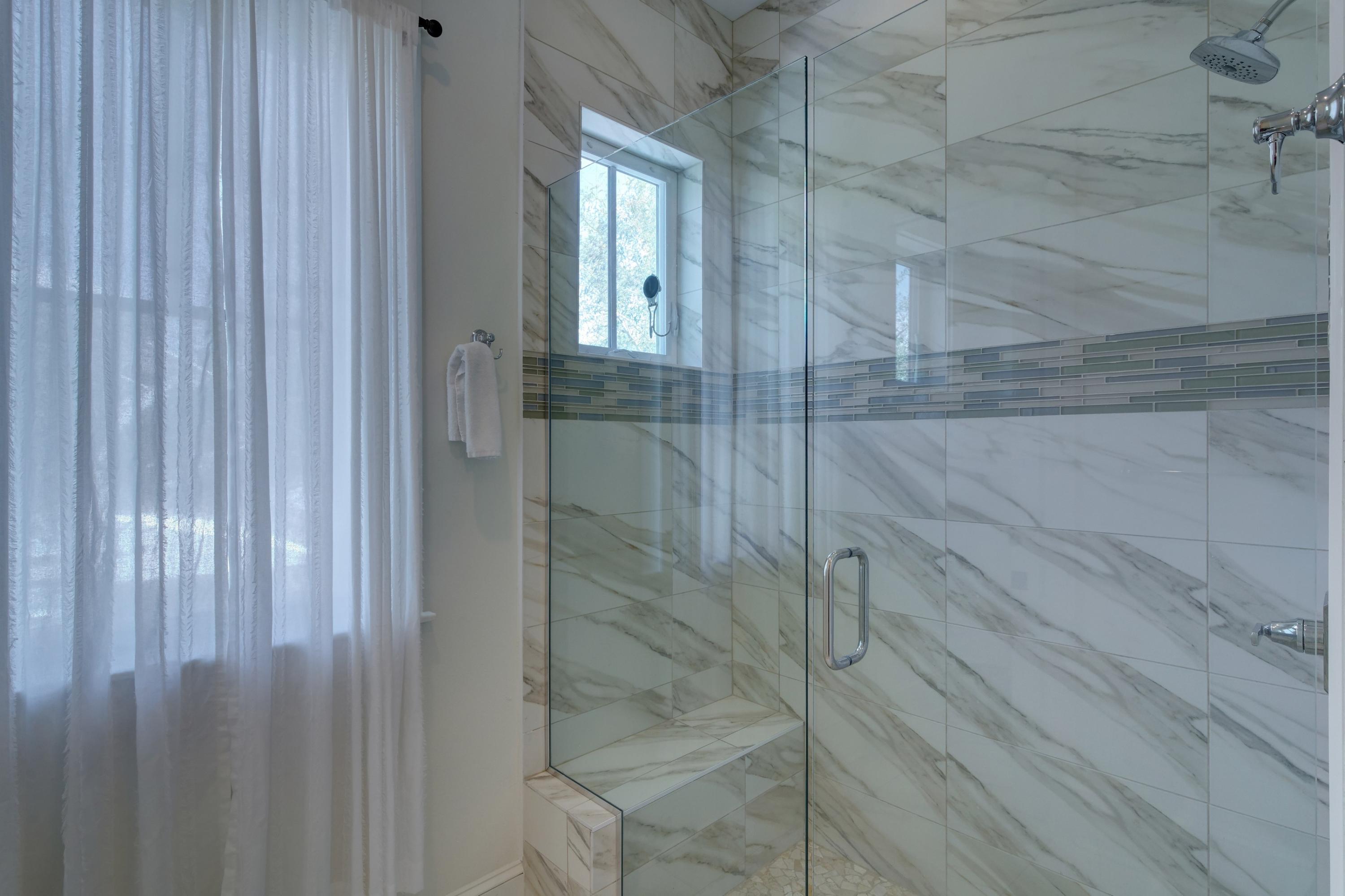 COTTAGES AT EASTERN LAKE - Residential