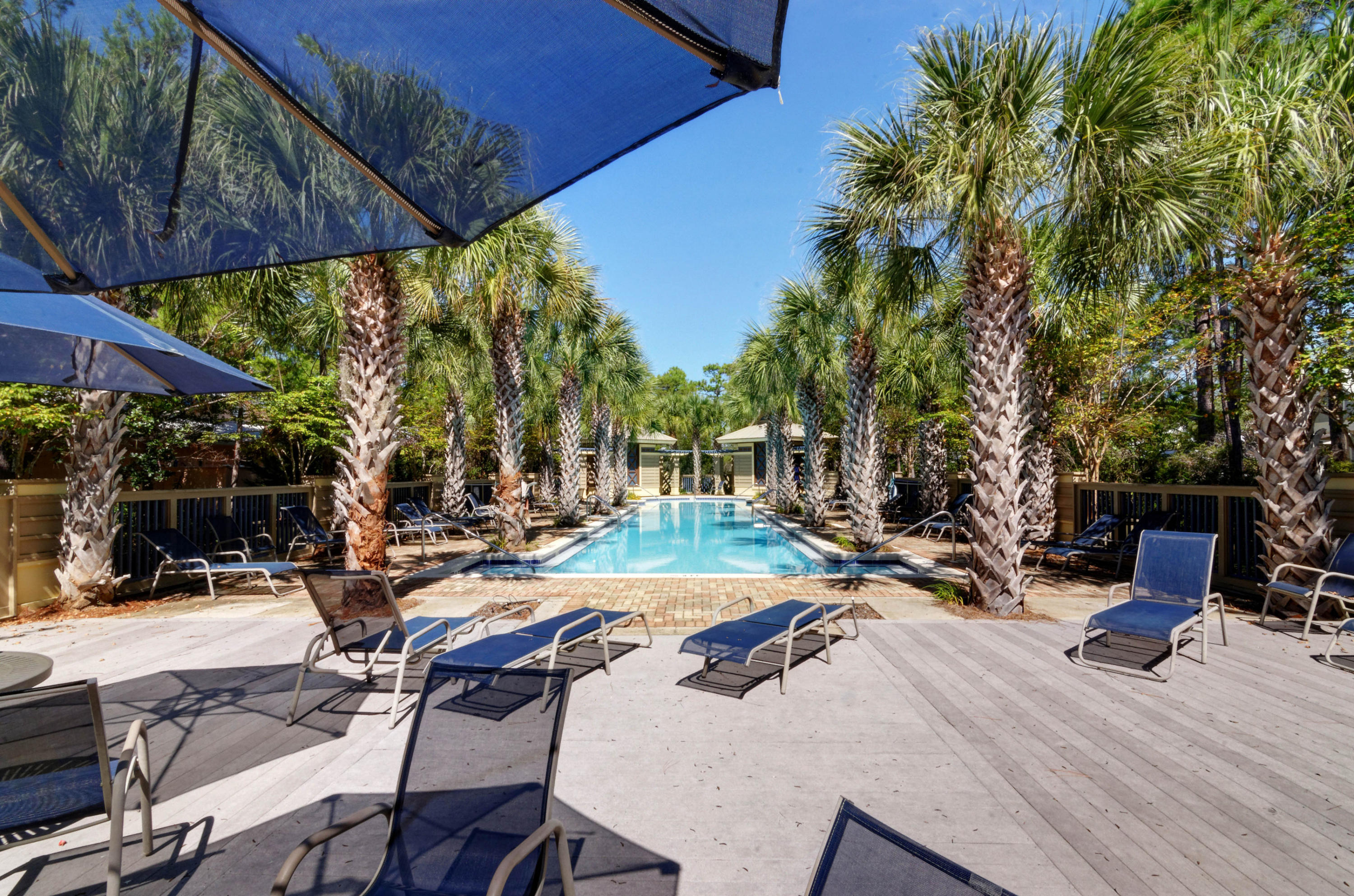 COTTAGES AT EASTERN LAKE - Residential