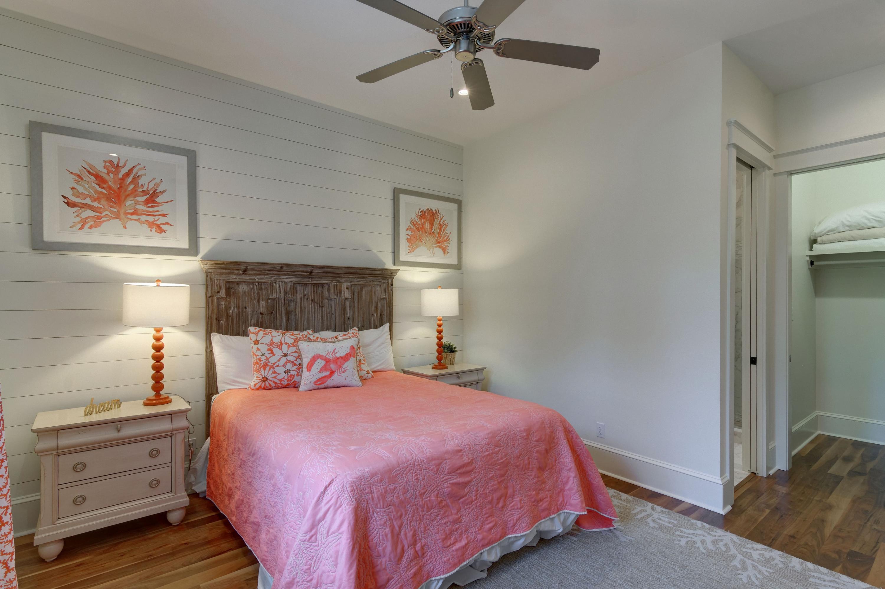 COTTAGES AT EASTERN LAKE - Residential