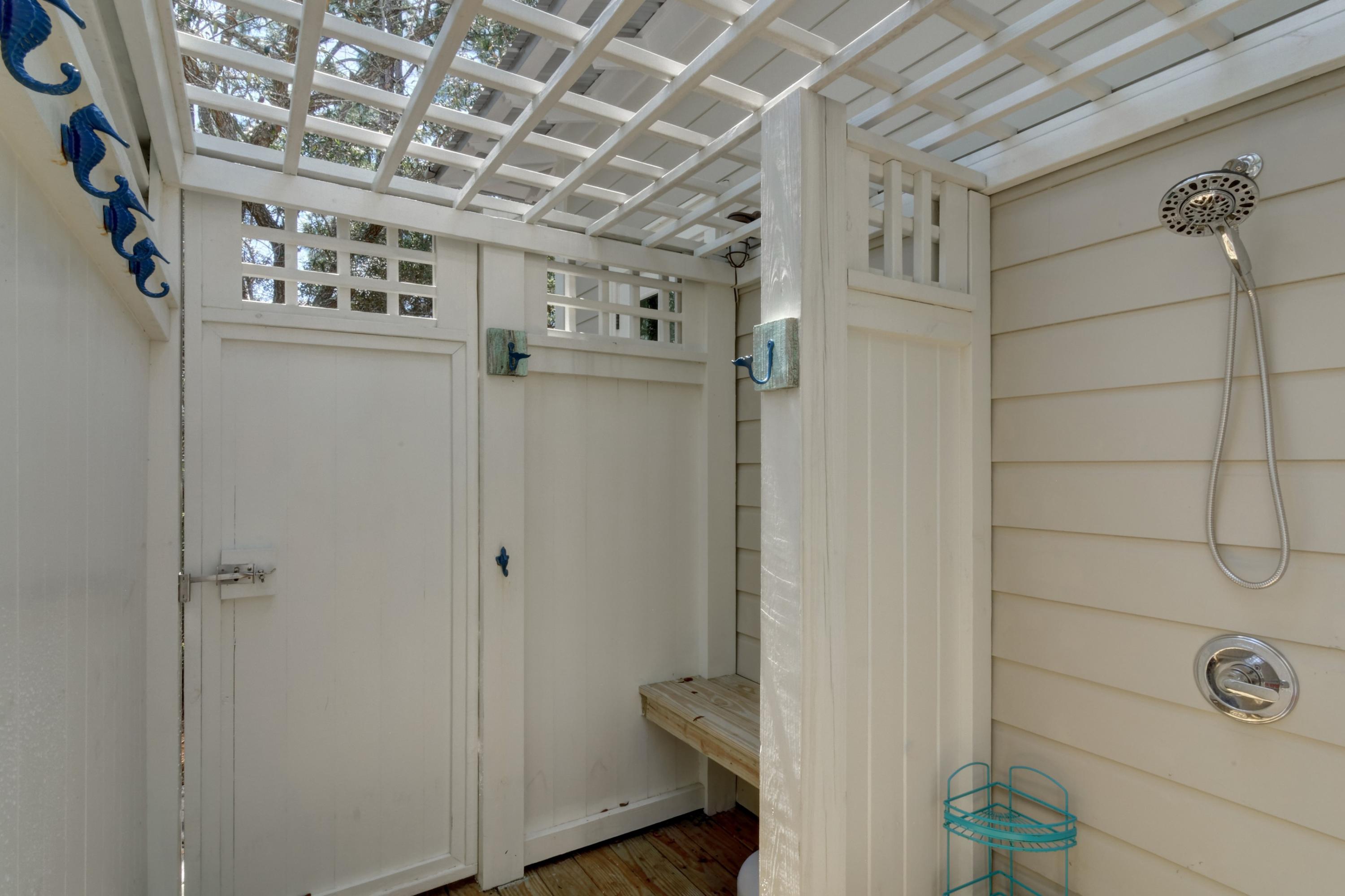 COTTAGES AT EASTERN LAKE - Residential