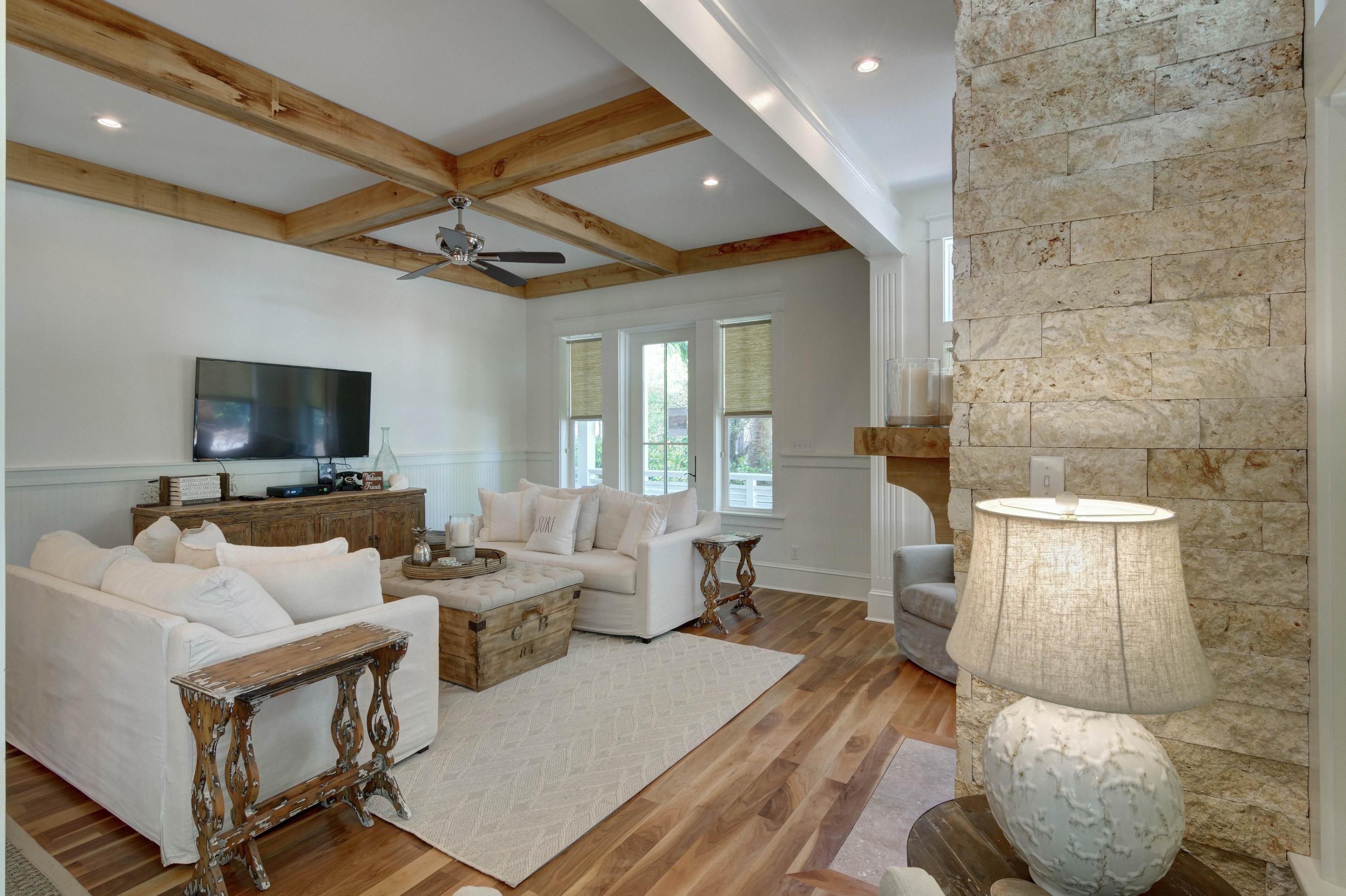 COTTAGES AT EASTERN LAKE - Residential