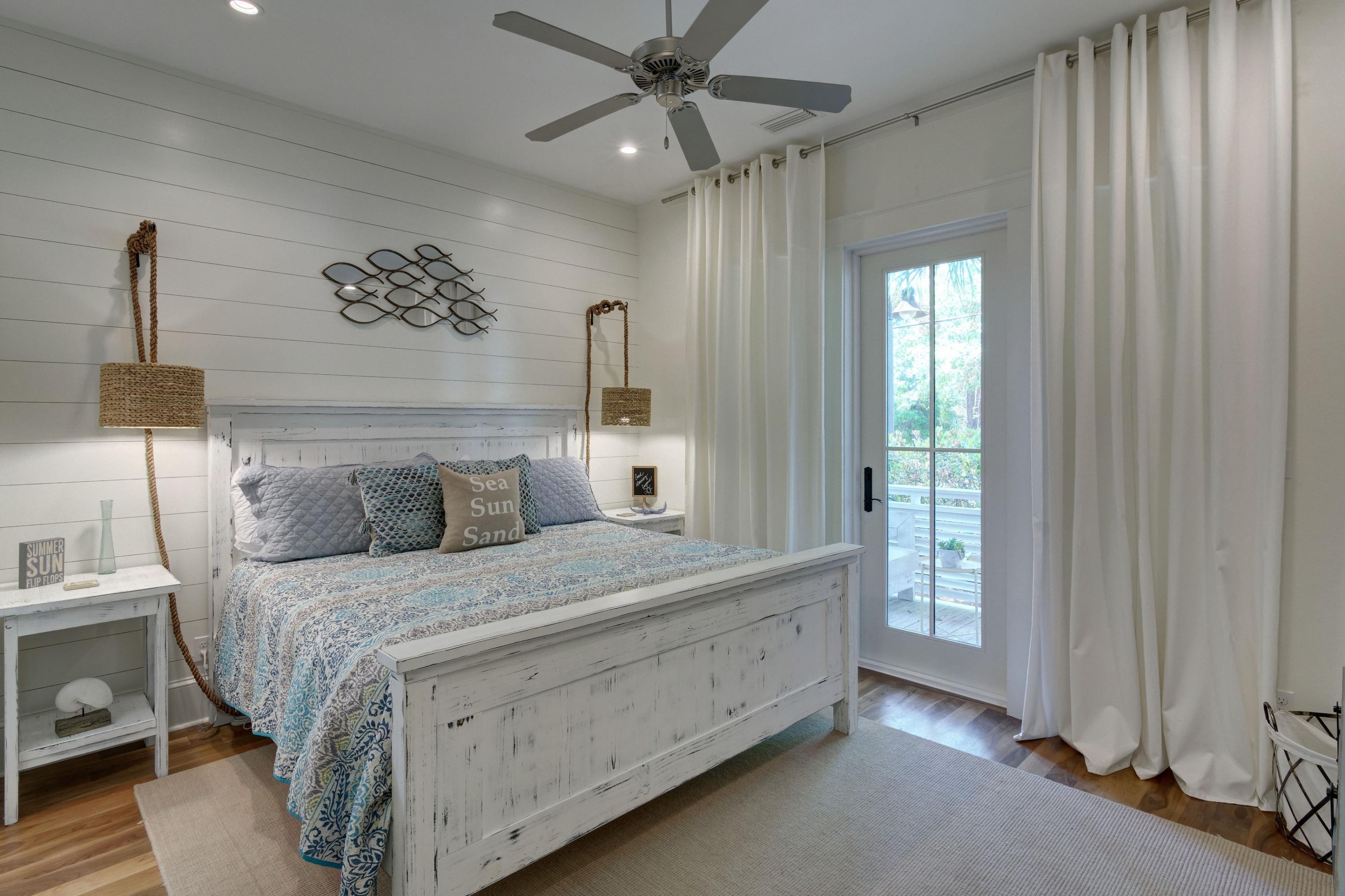 COTTAGES AT EASTERN LAKE - Residential