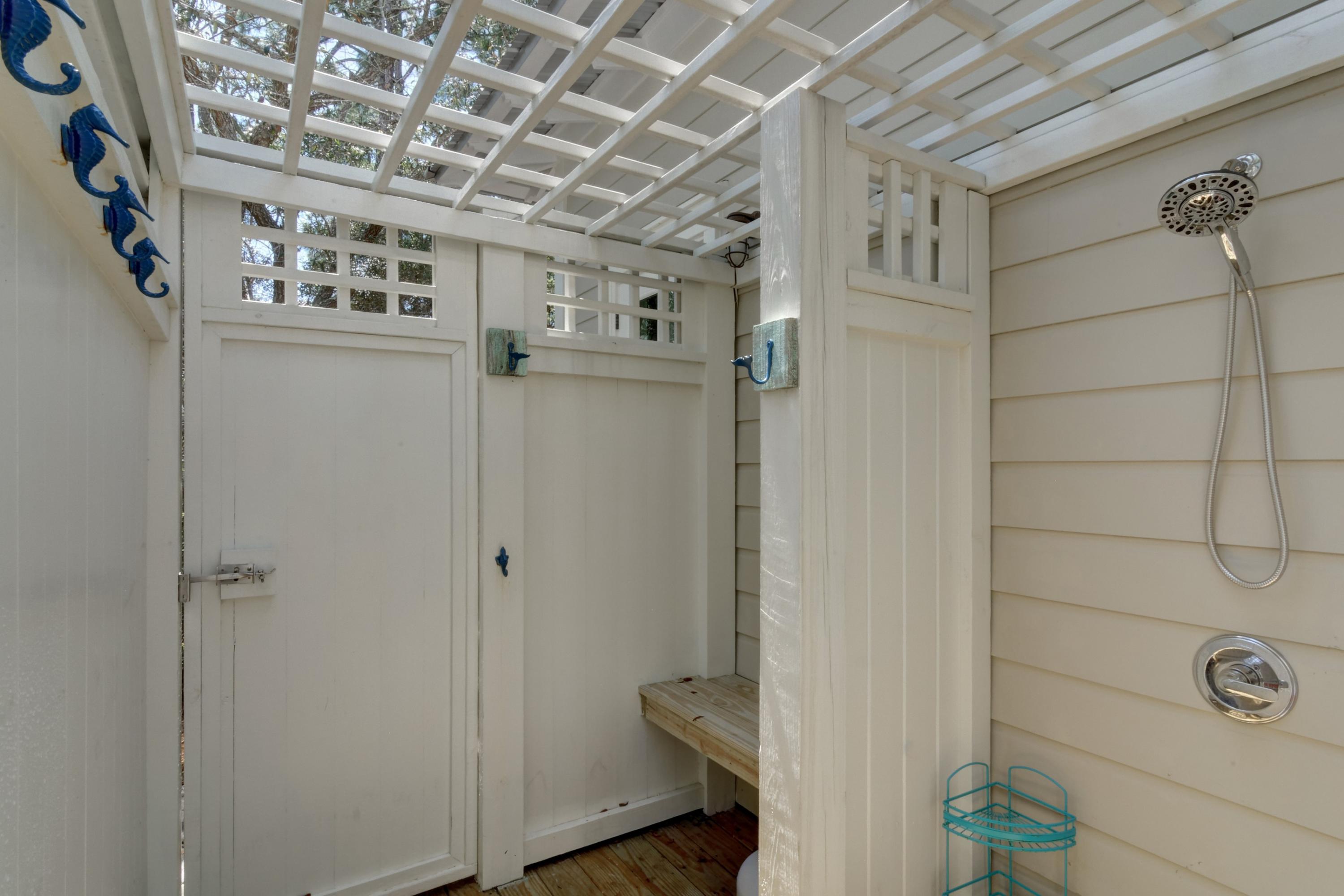 COTTAGES AT EASTERN LAKE - Residential