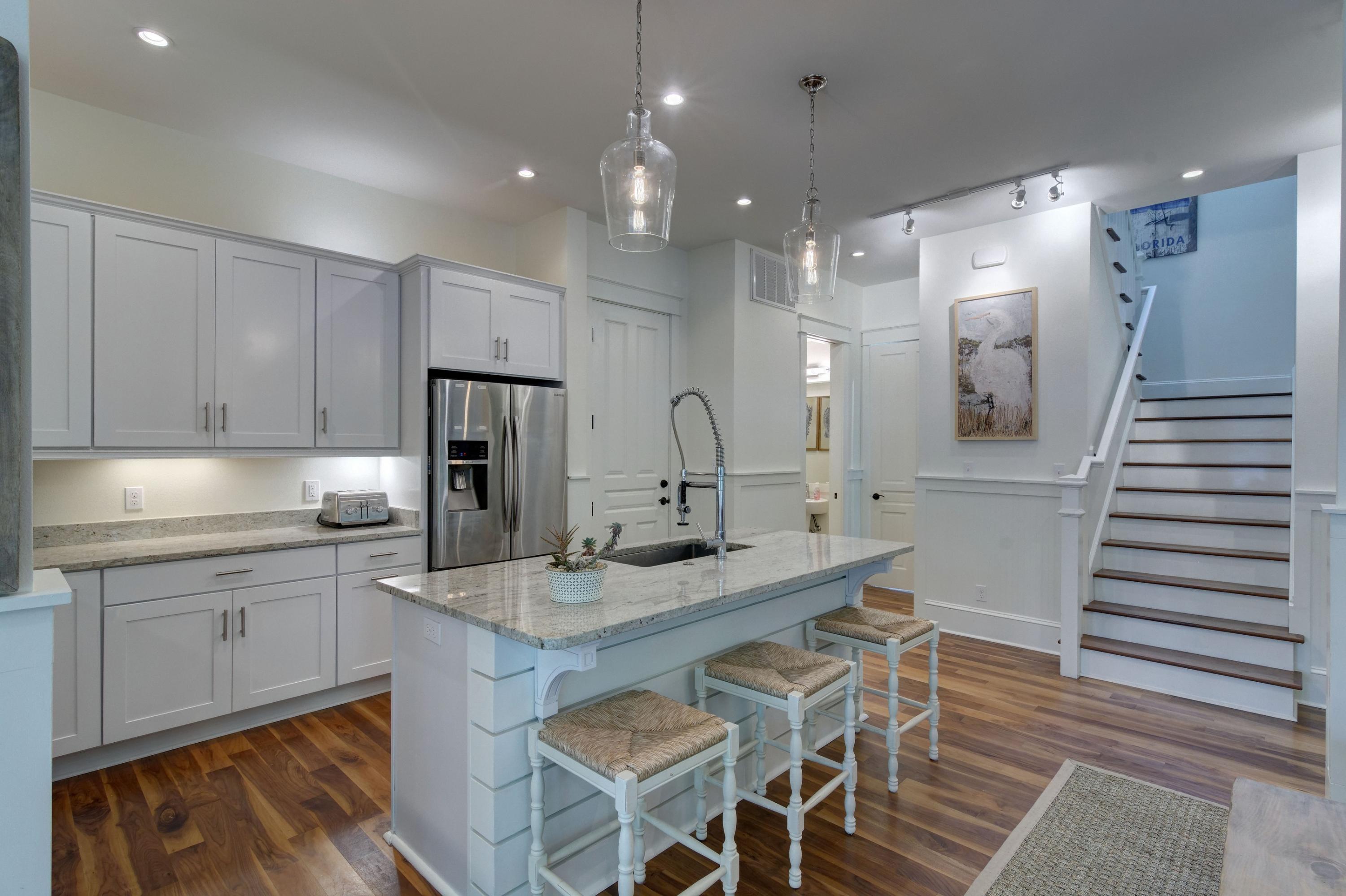 COTTAGES AT EASTERN LAKE - Residential