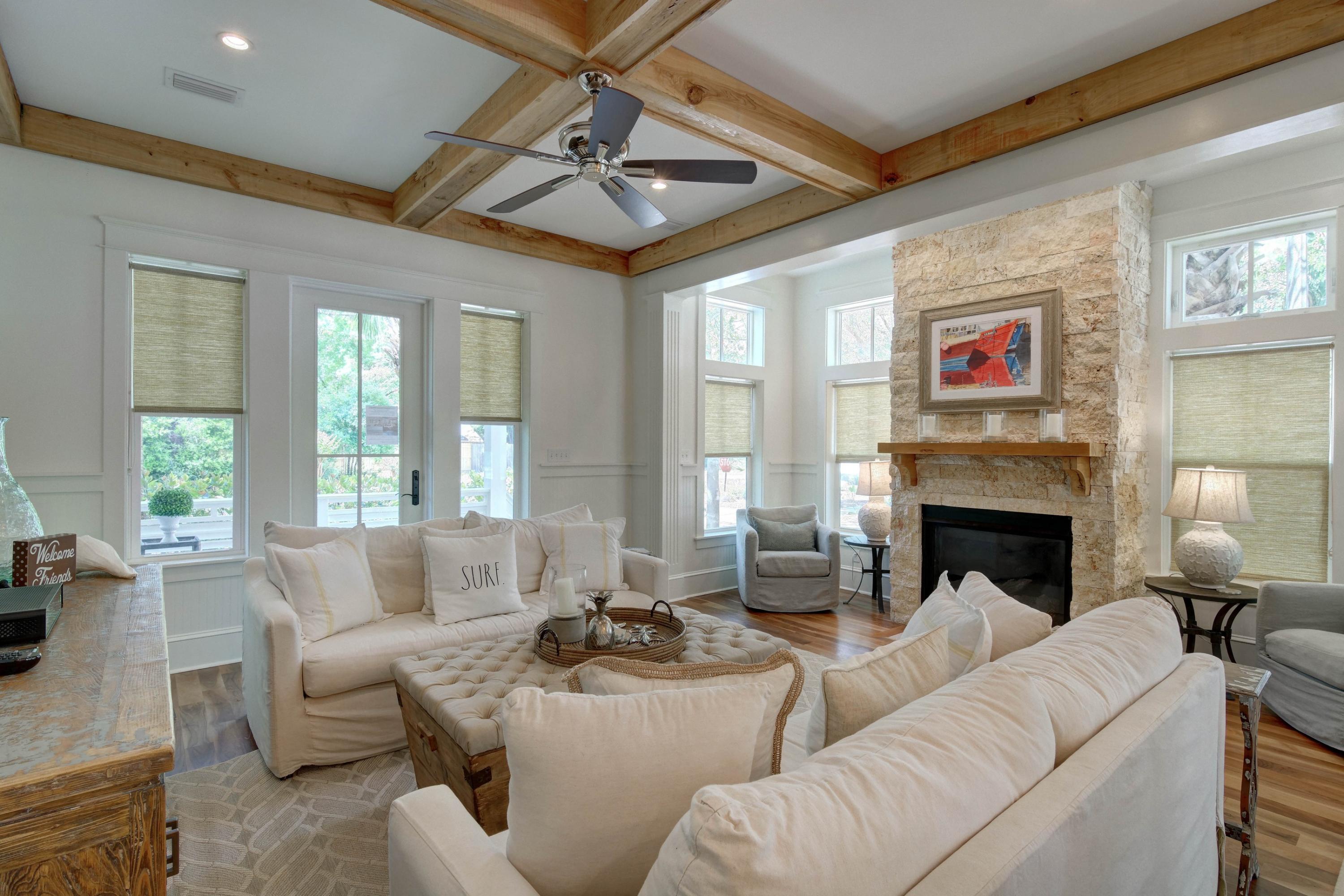 COTTAGES AT EASTERN LAKE - Residential