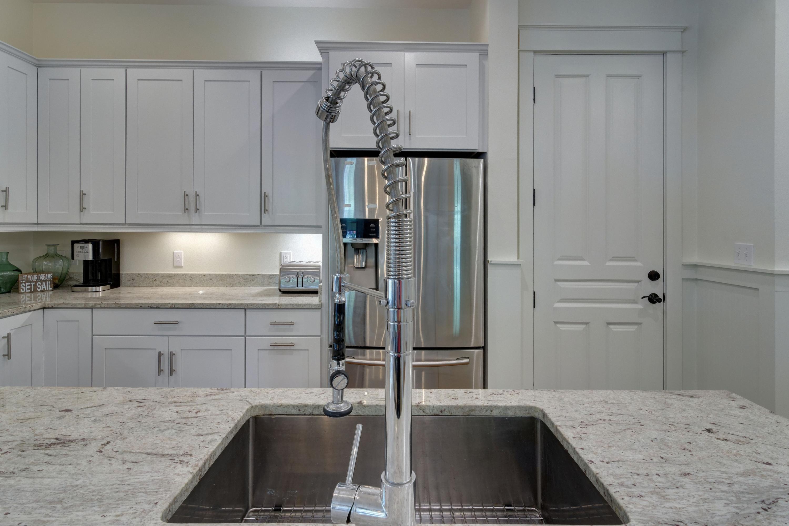 COTTAGES AT EASTERN LAKE - Residential