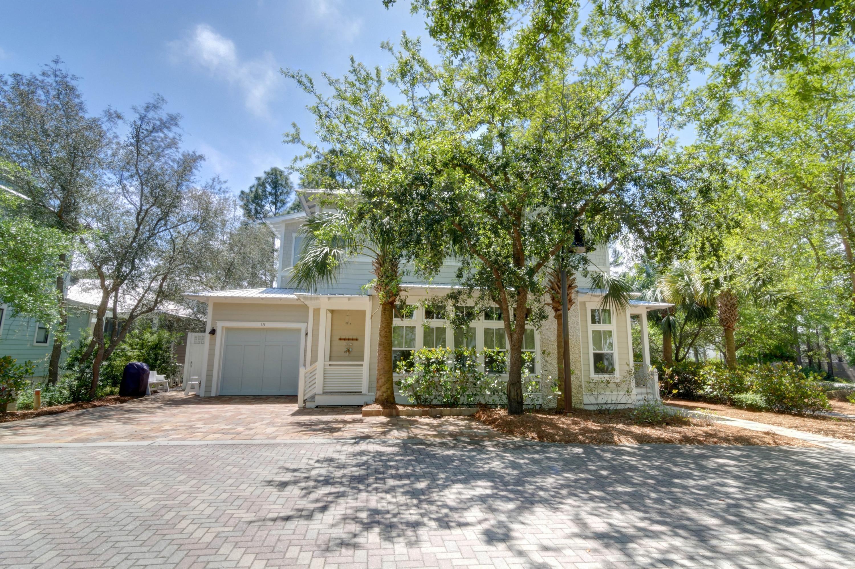 COTTAGES AT EASTERN LAKE - Residential