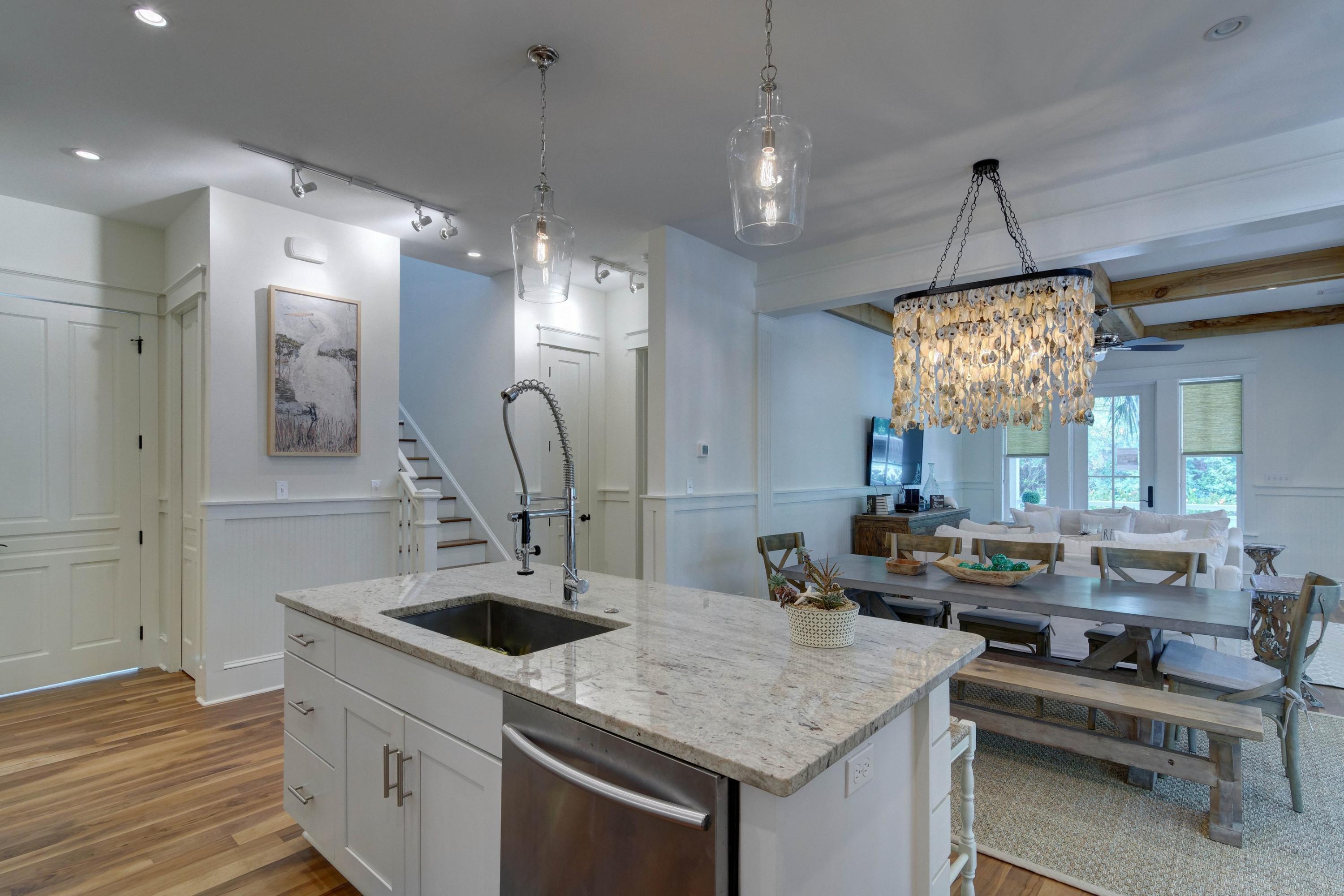 COTTAGES AT EASTERN LAKE - Residential