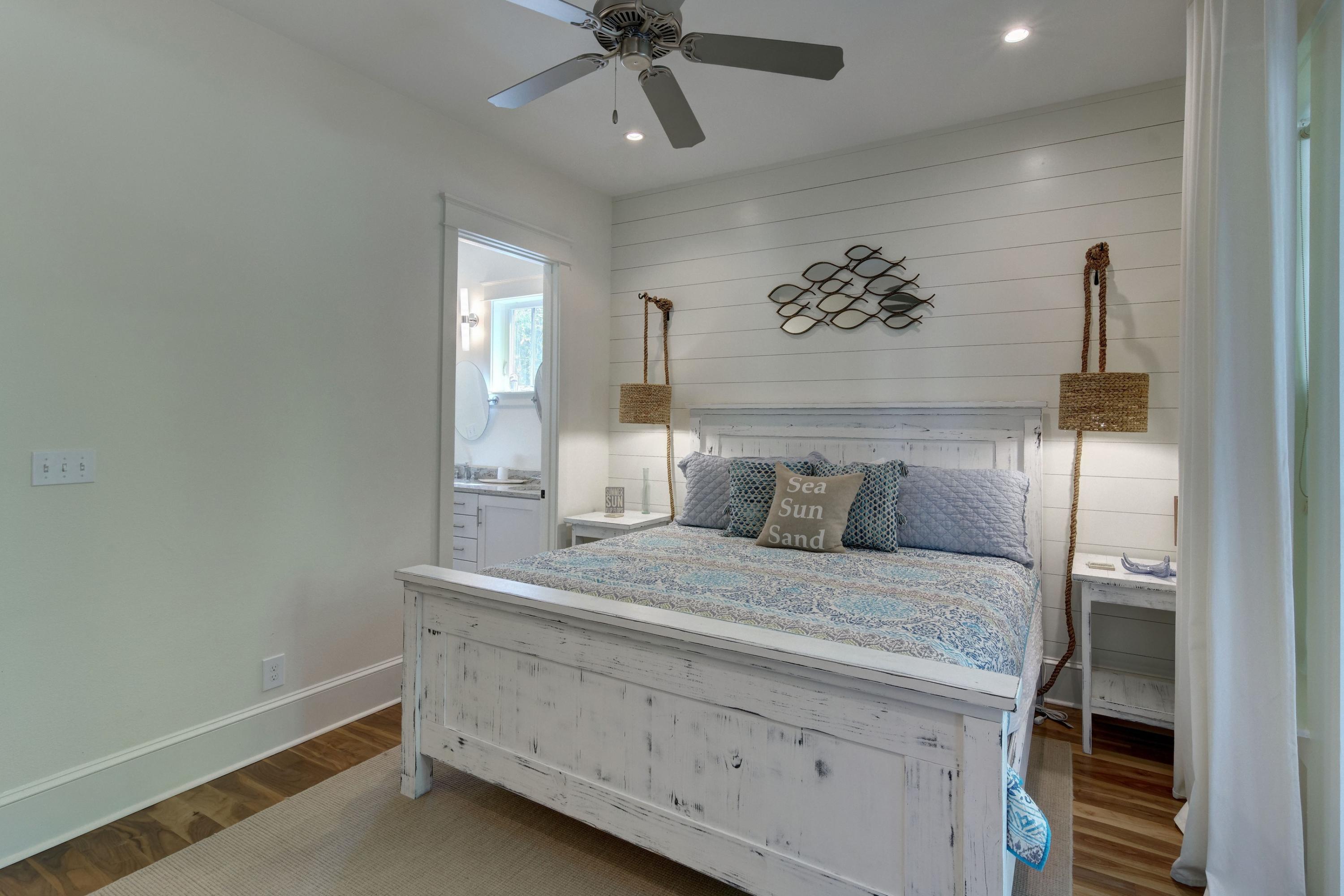 COTTAGES AT EASTERN LAKE - Residential