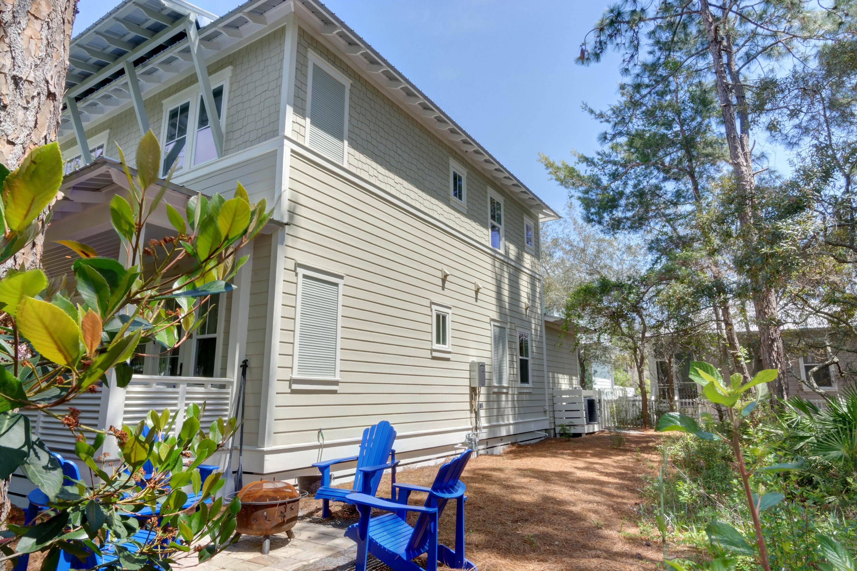 COTTAGES AT EASTERN LAKE - Residential