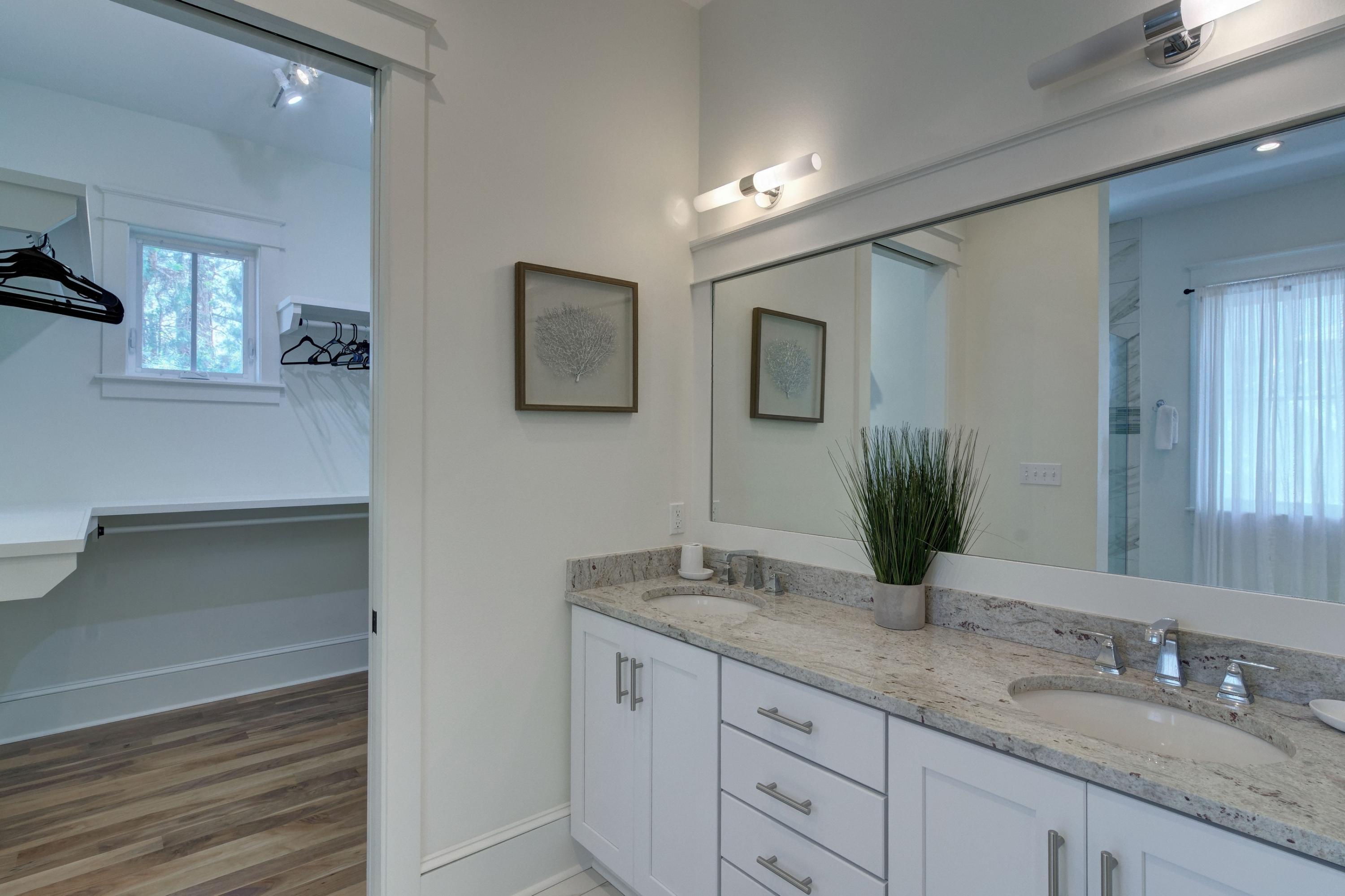 COTTAGES AT EASTERN LAKE - Residential