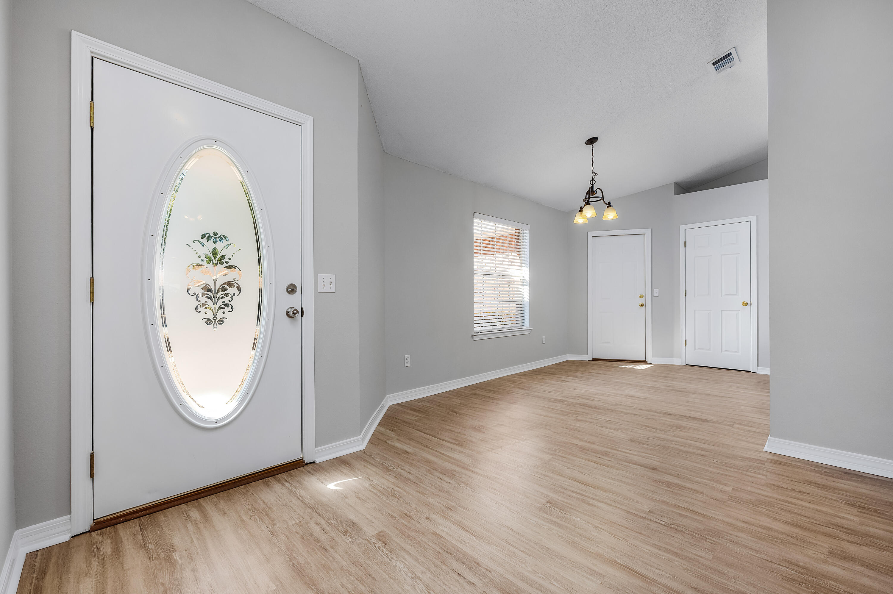 WOODBURY FOREST - Residential