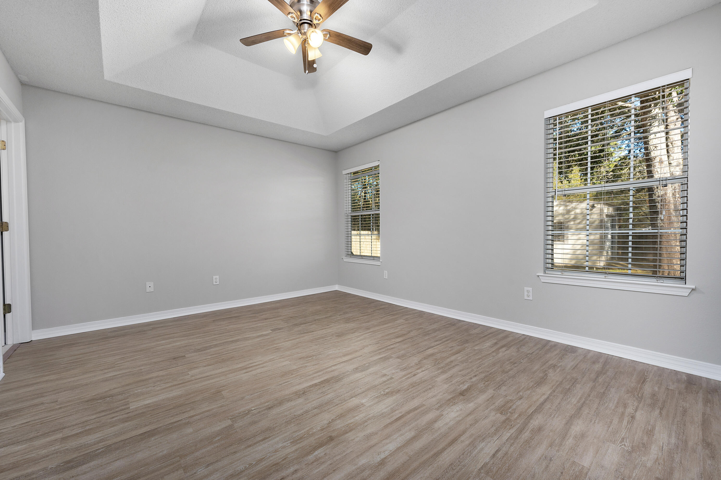 WOODBURY FOREST - Residential