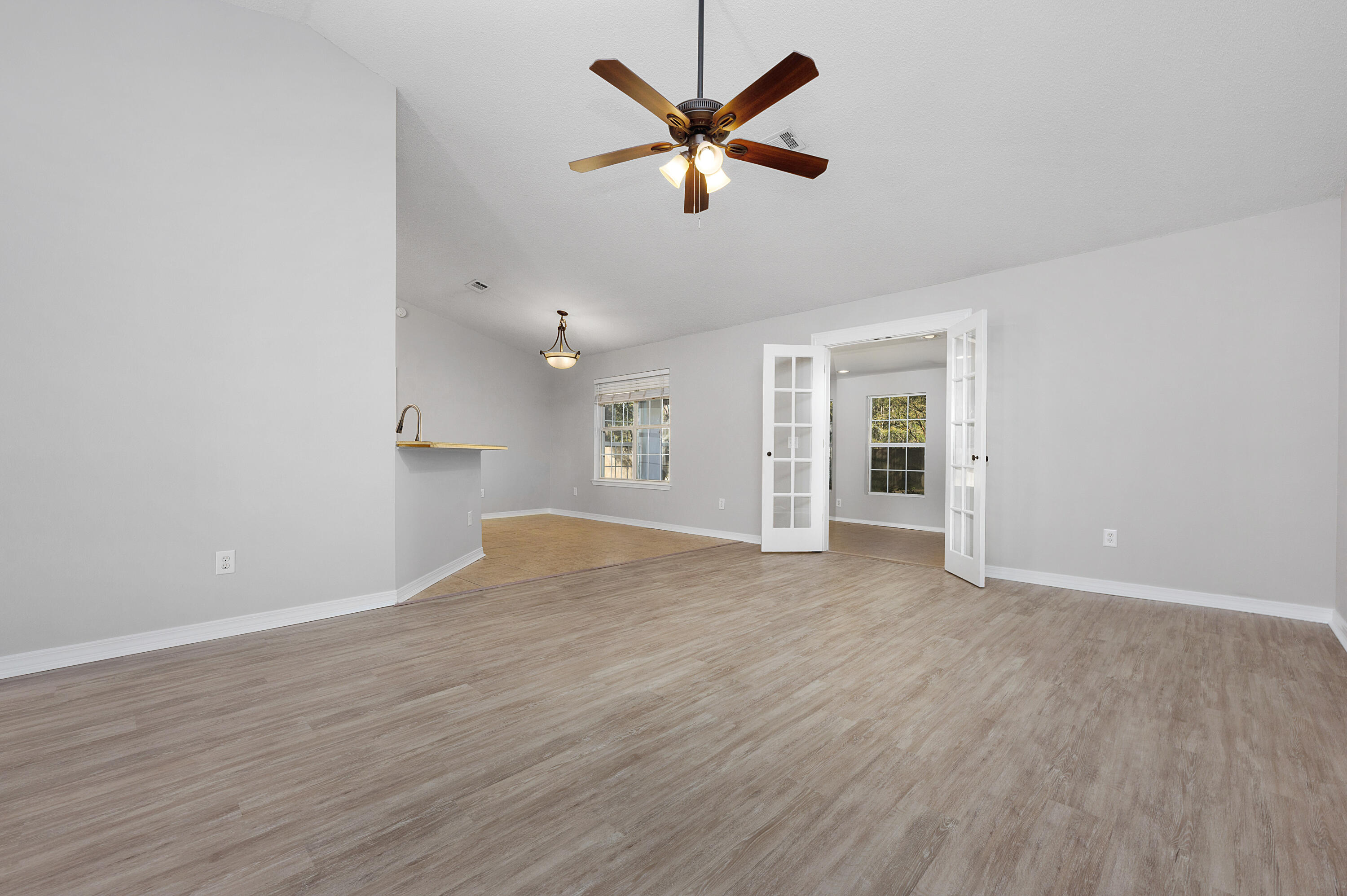 WOODBURY FOREST - Residential