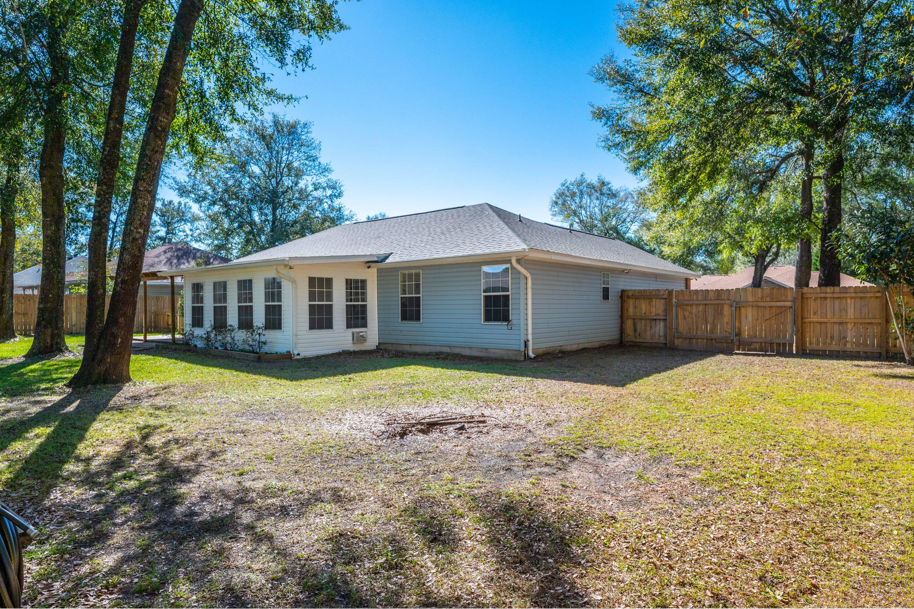 WOODBURY FOREST - Residential