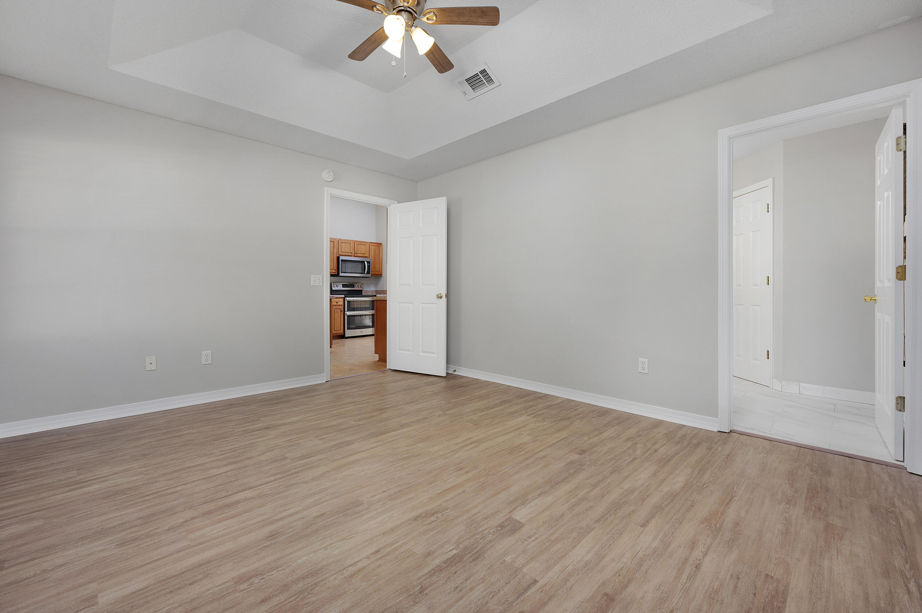 WOODBURY FOREST - Residential