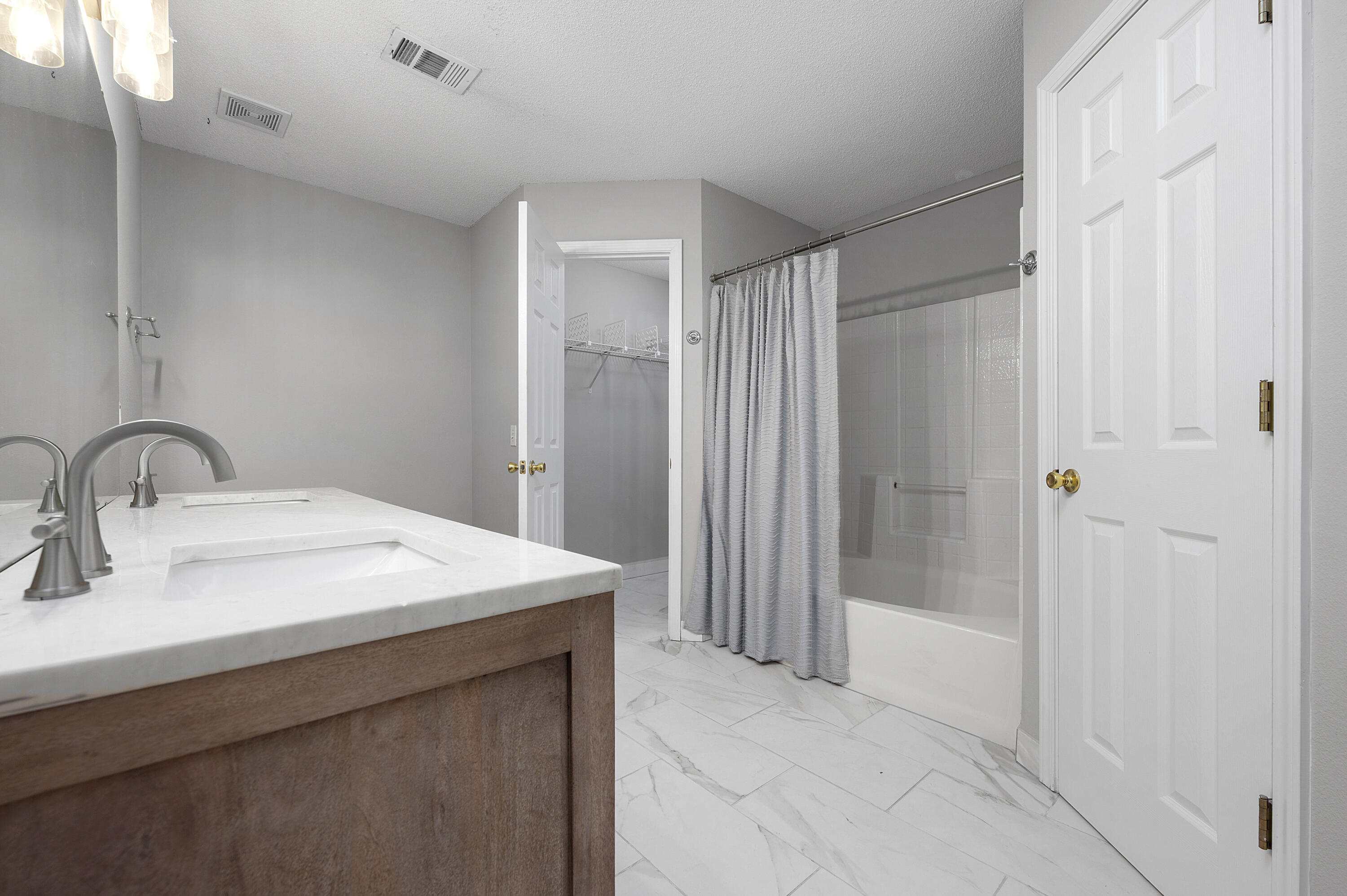 WOODBURY FOREST - Residential