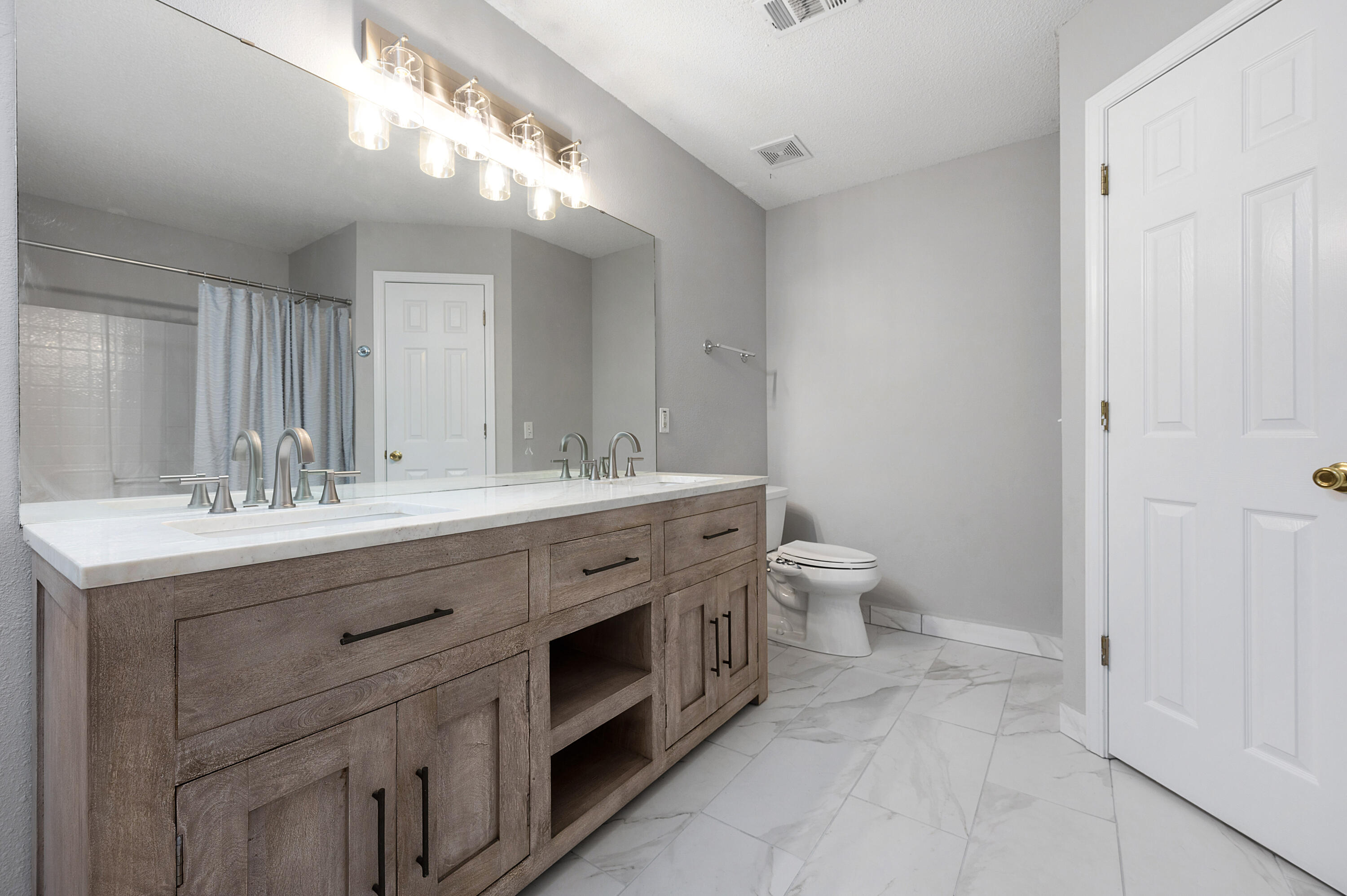 WOODBURY FOREST - Residential