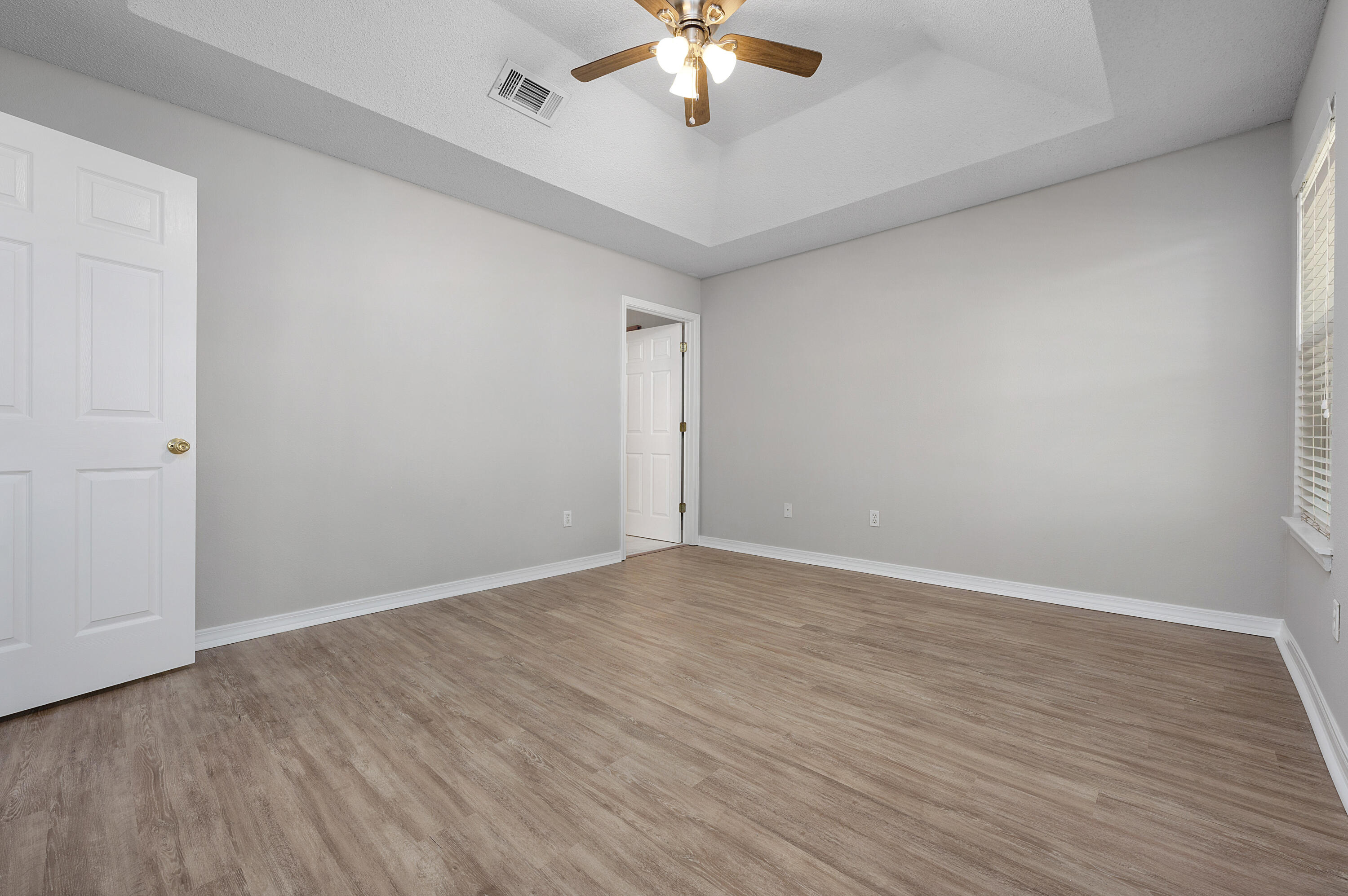 WOODBURY FOREST - Residential