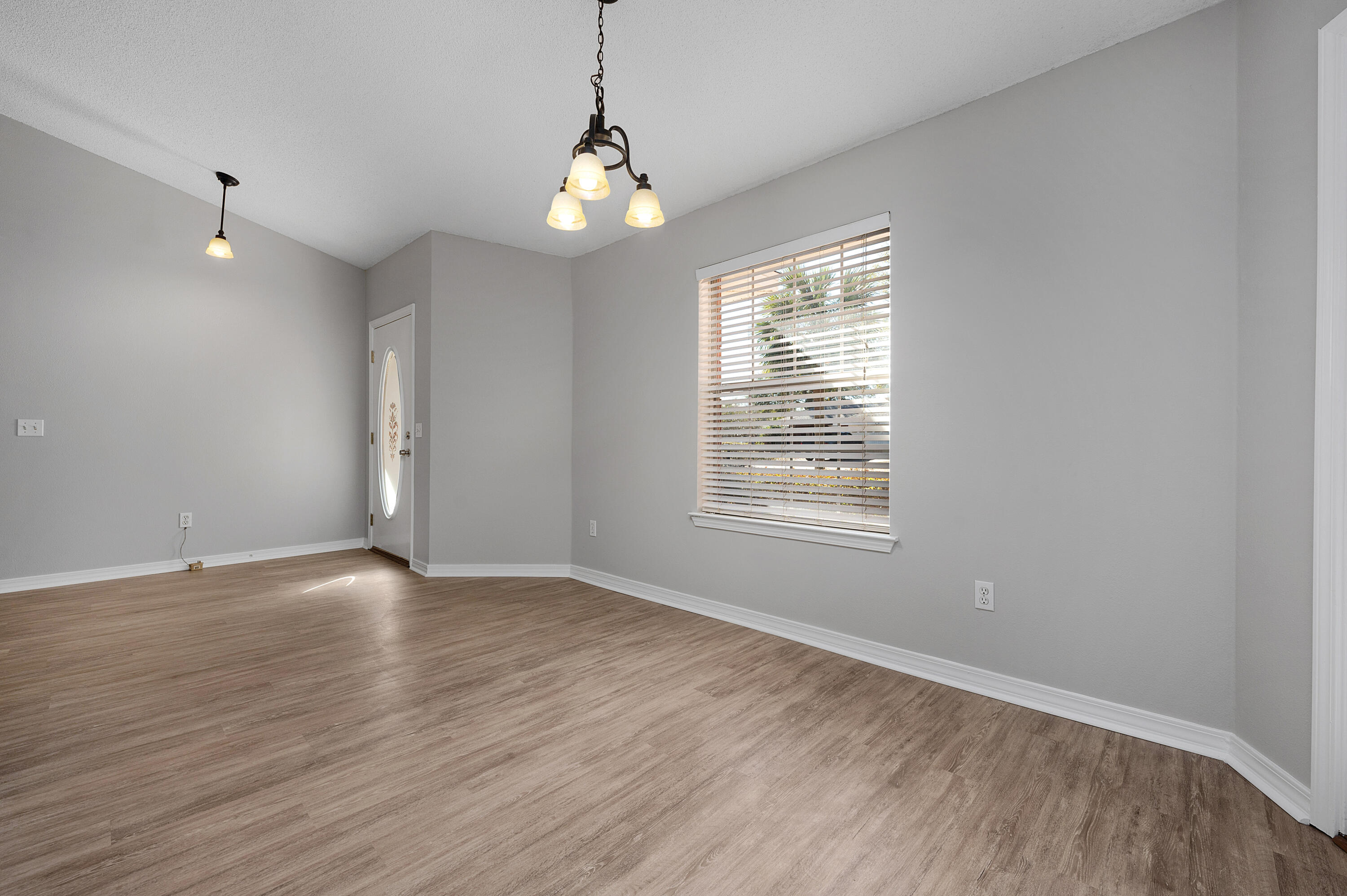 WOODBURY FOREST - Residential