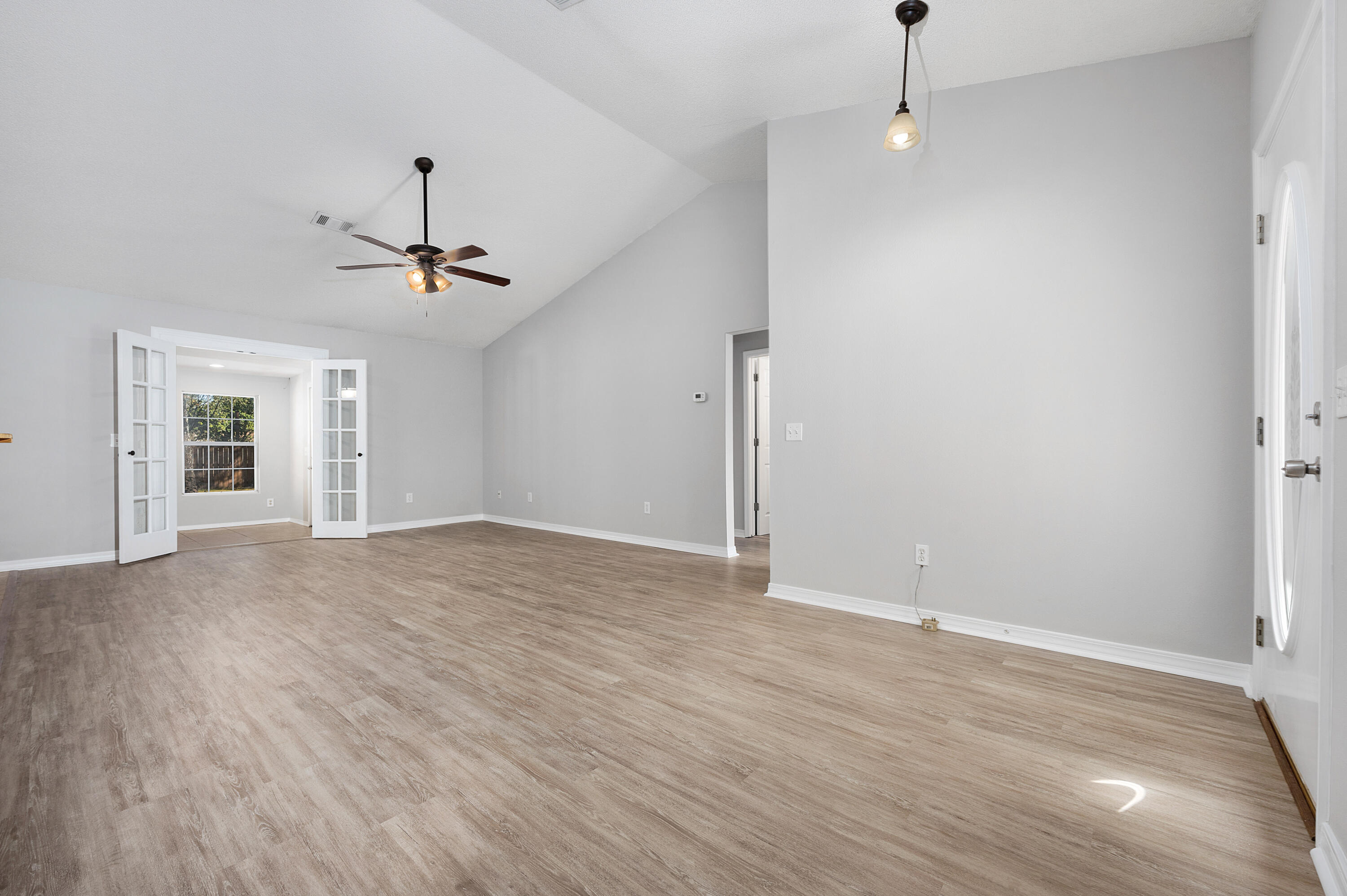 WOODBURY FOREST - Residential