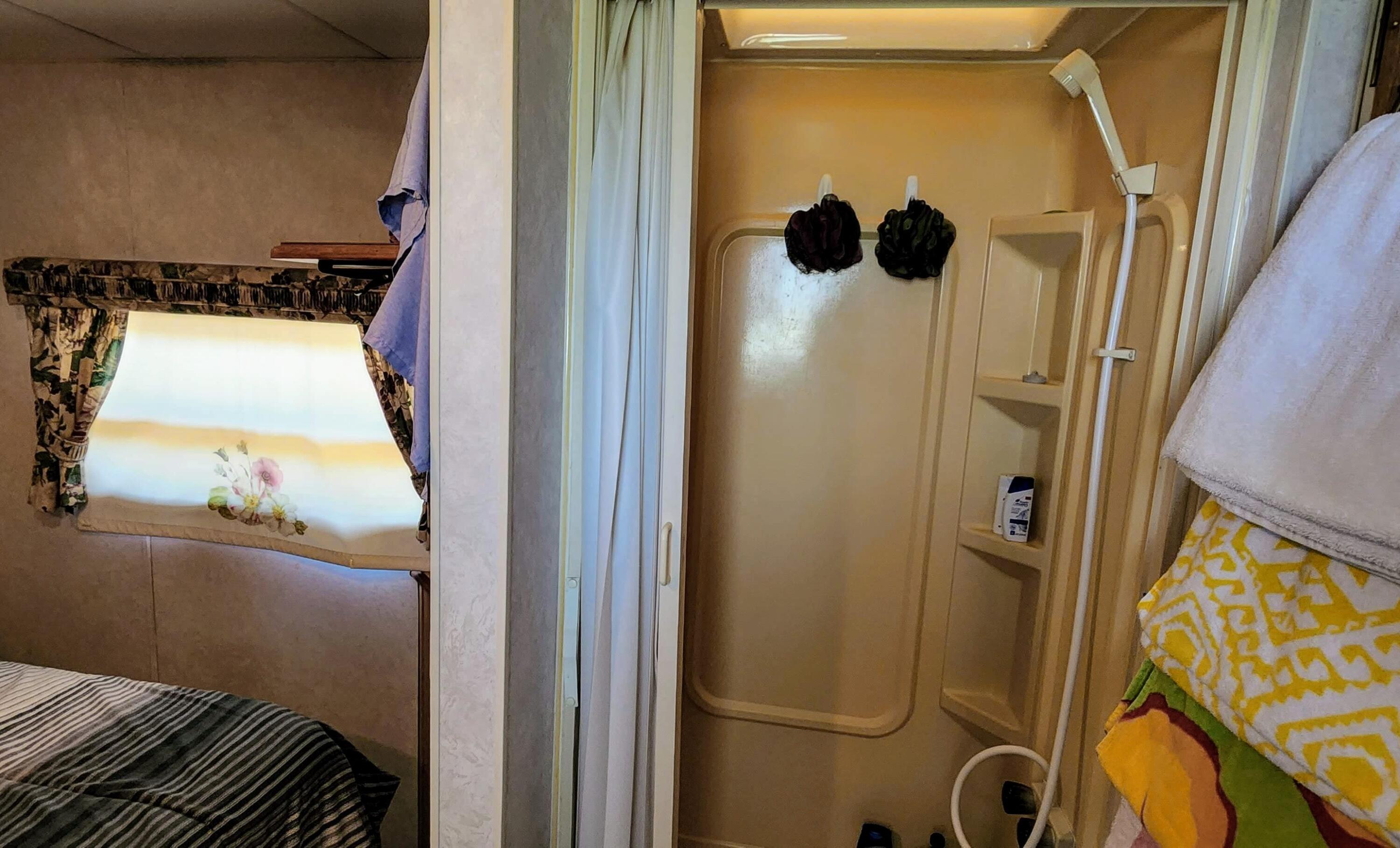 LAKEVIEW ESTATES - Land