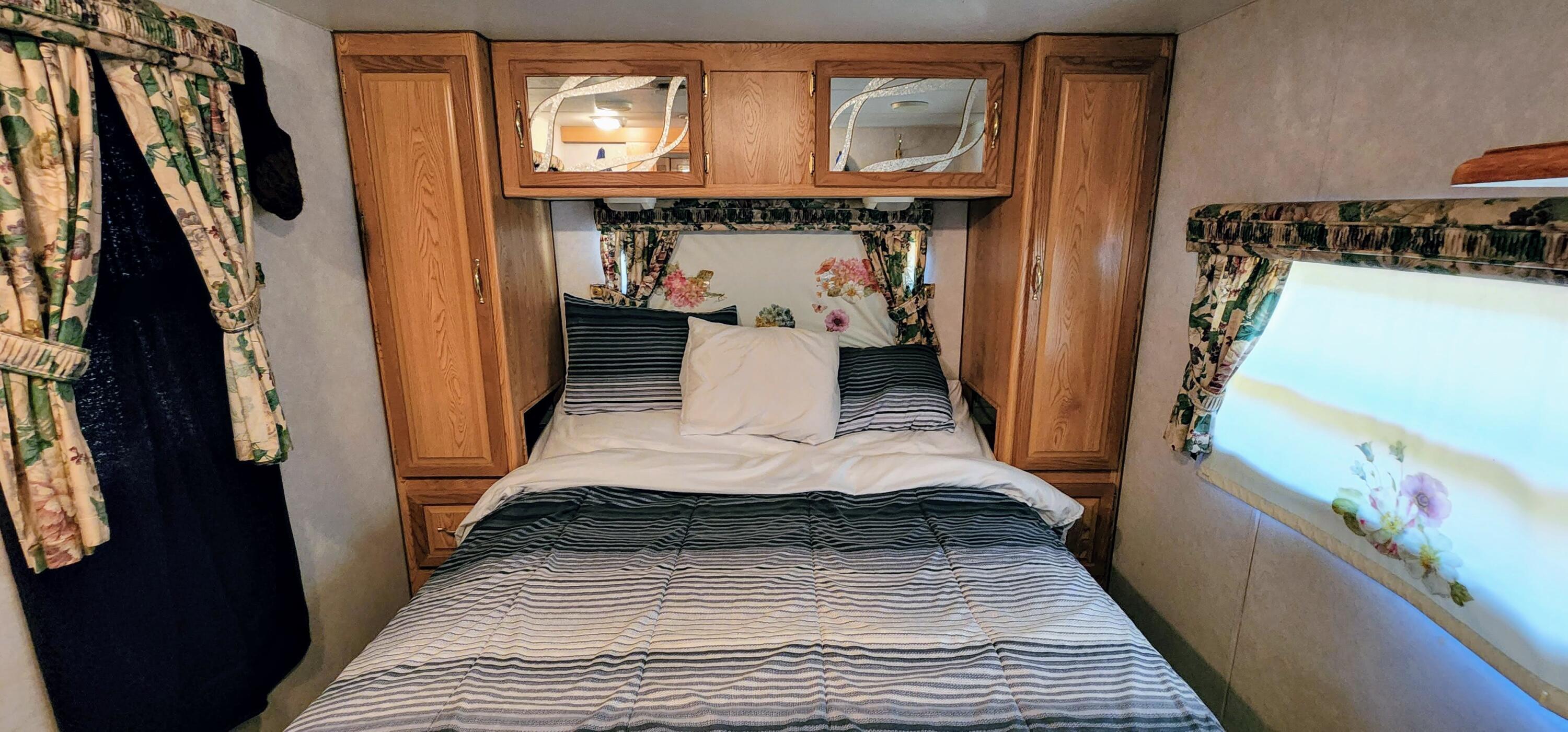 LAKEVIEW ESTATES - Land