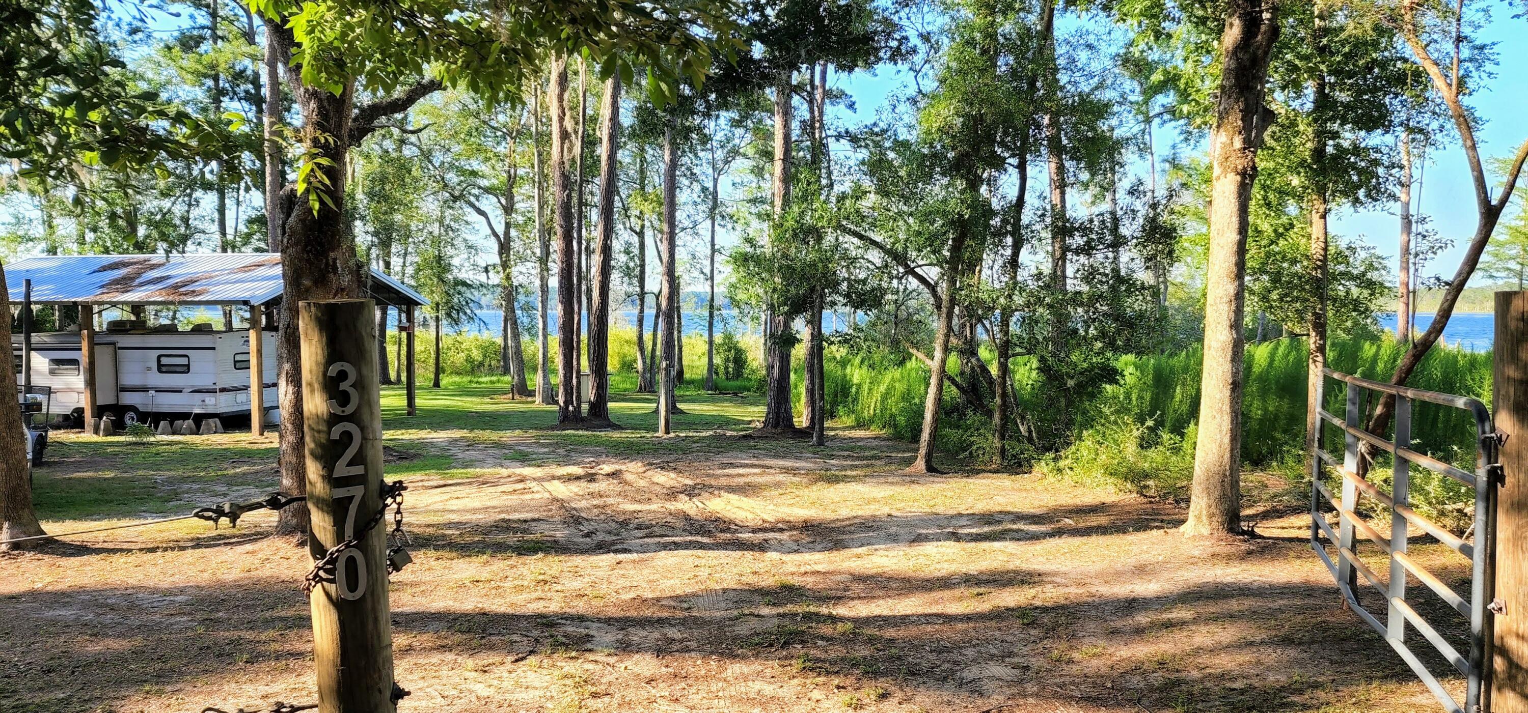 LAKEVIEW ESTATES - Land