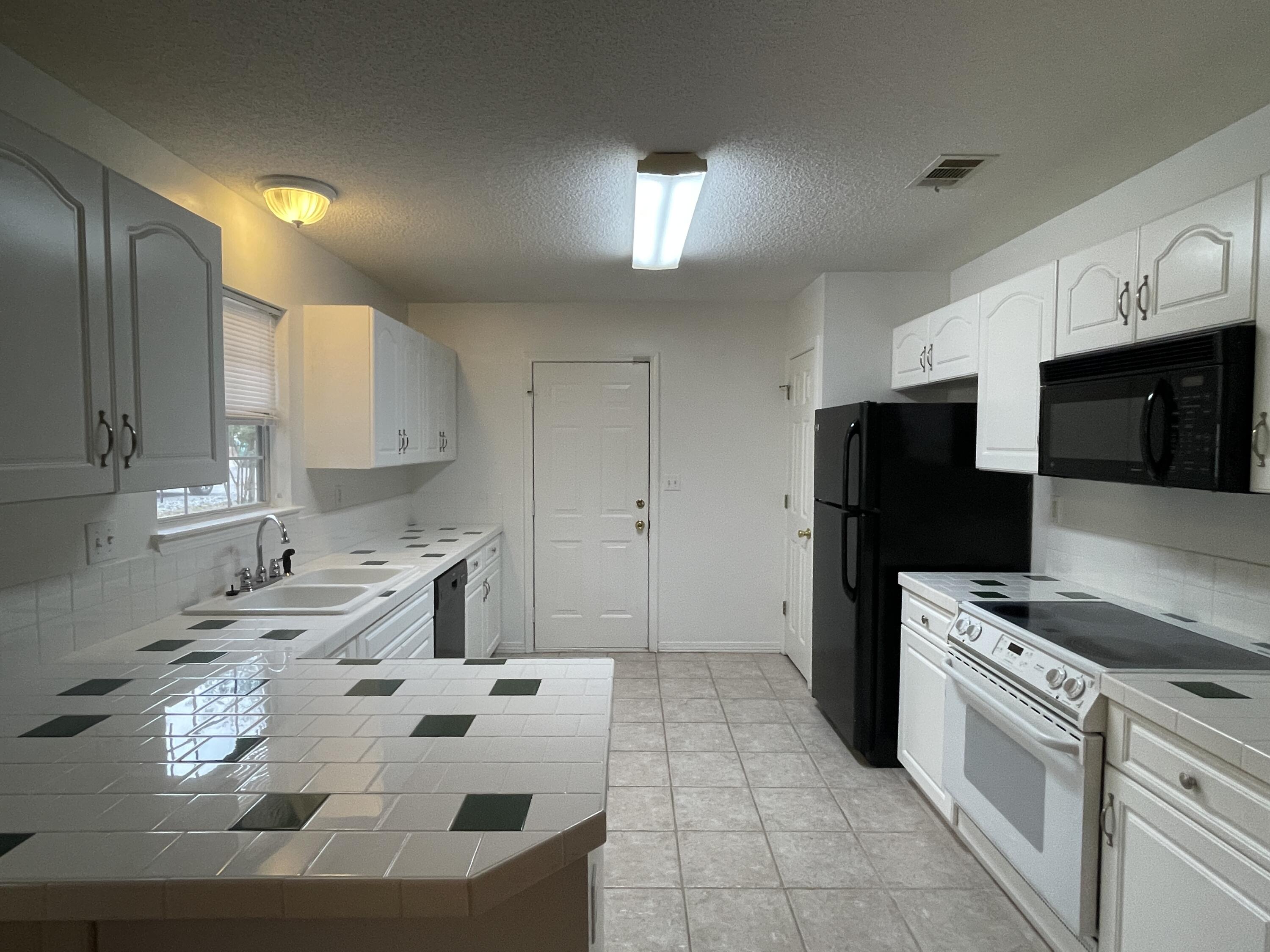 WINDING CREEK EST PH II - Residential Lease