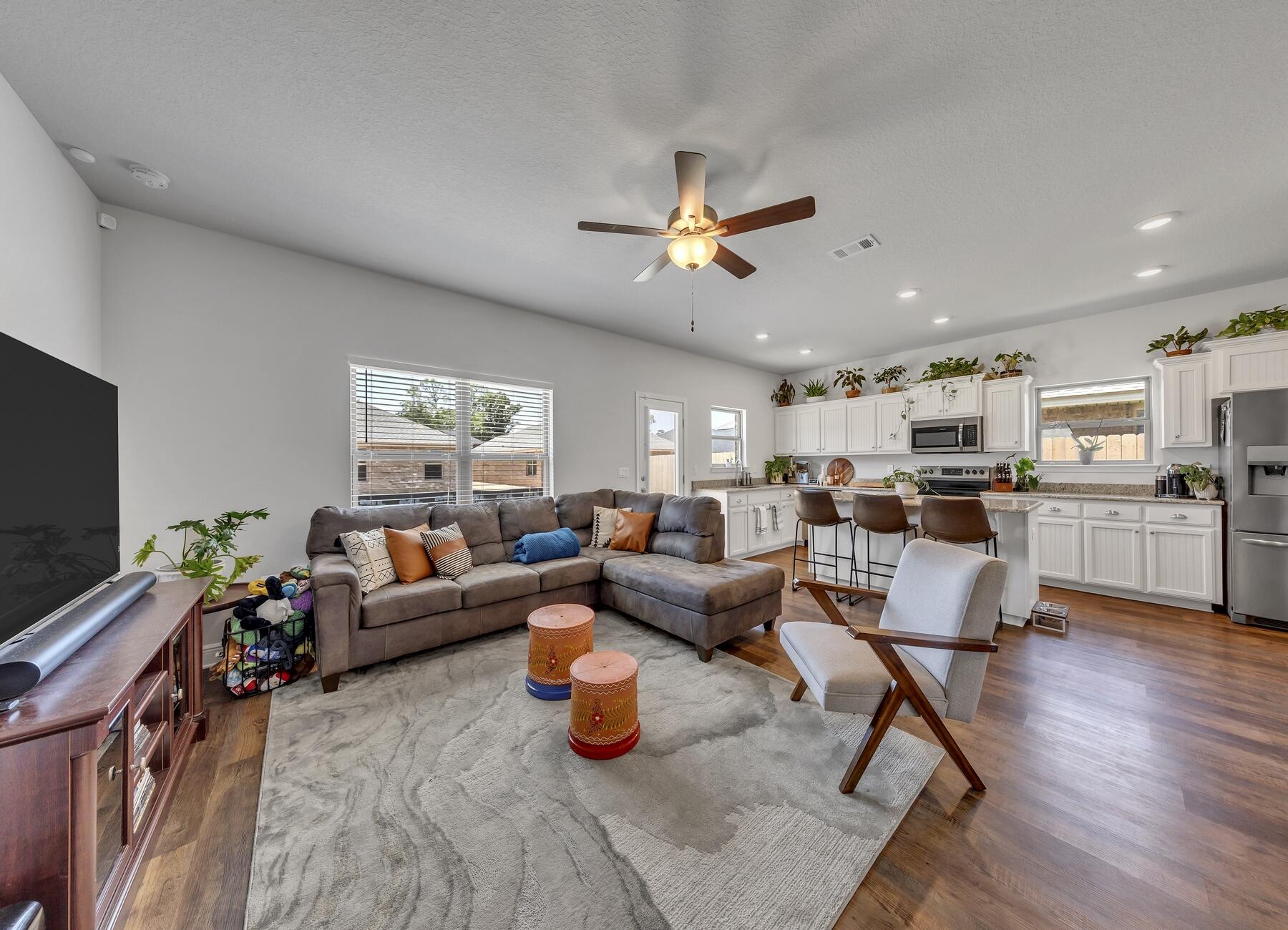 RIDGEWAY LANDING PHASE 1 - Residential Lease