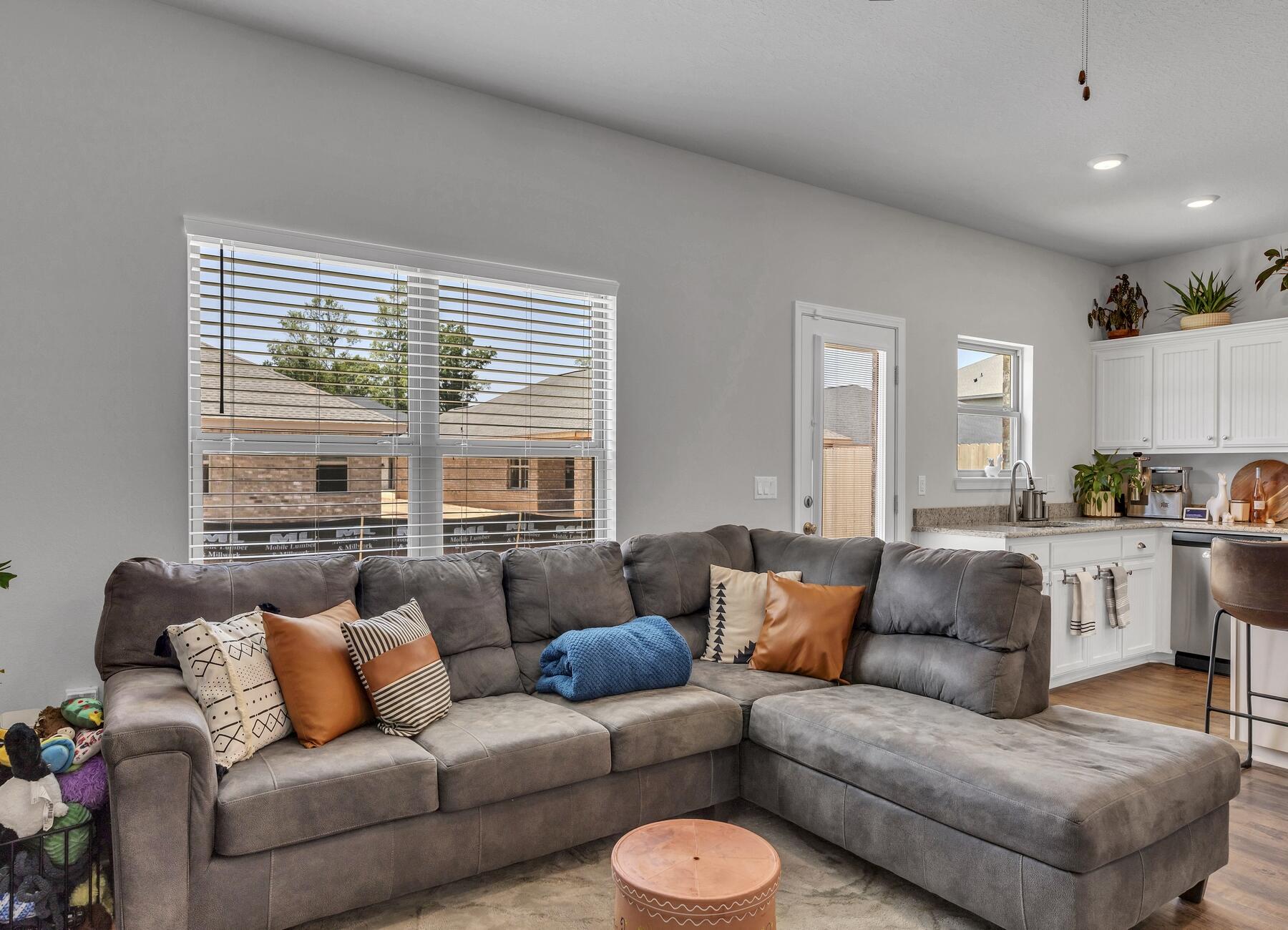 RIDGEWAY LANDING PHASE 1 - Residential Lease