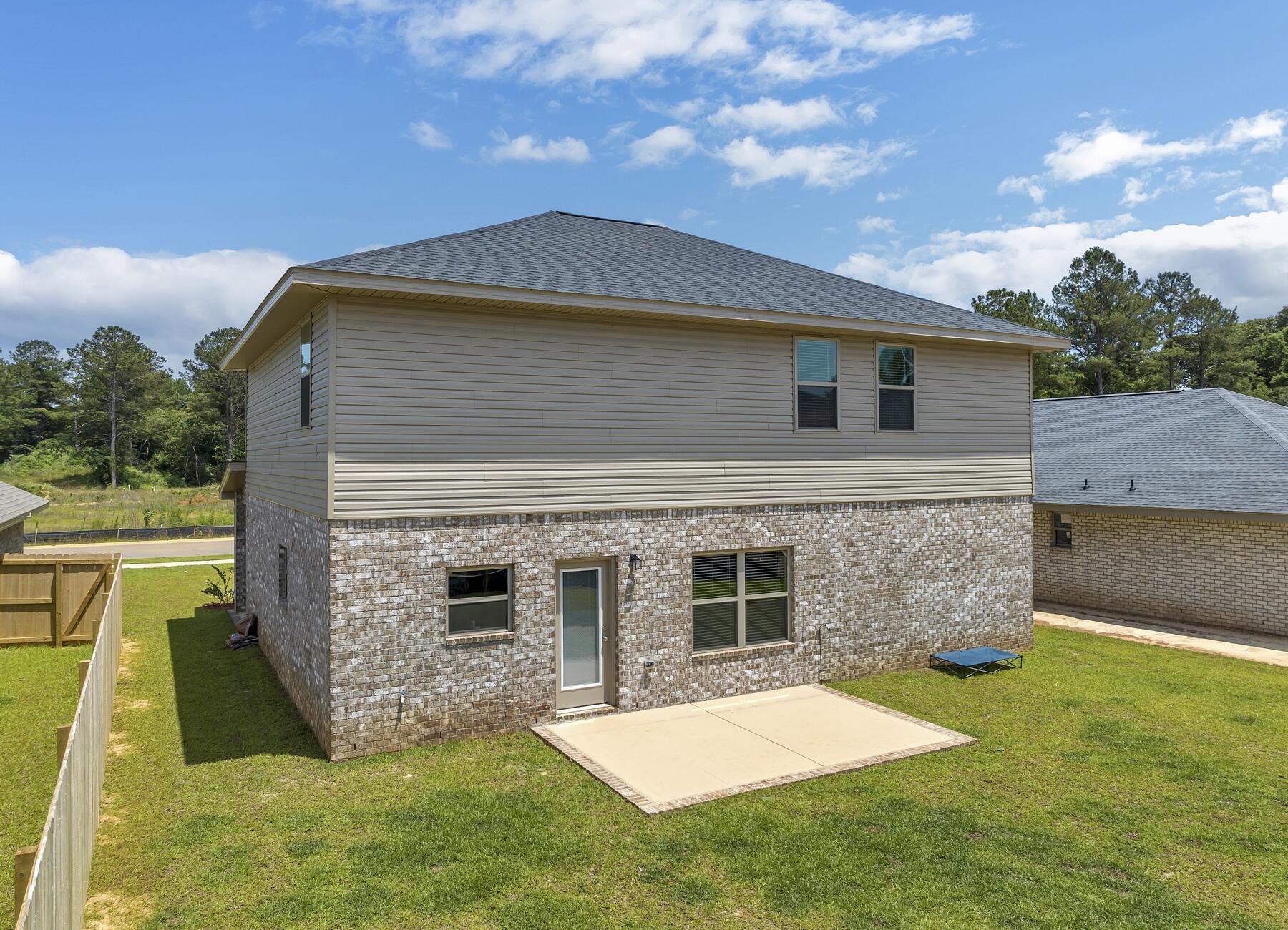 RIDGEWAY LANDING PHASE 1 - Residential Lease