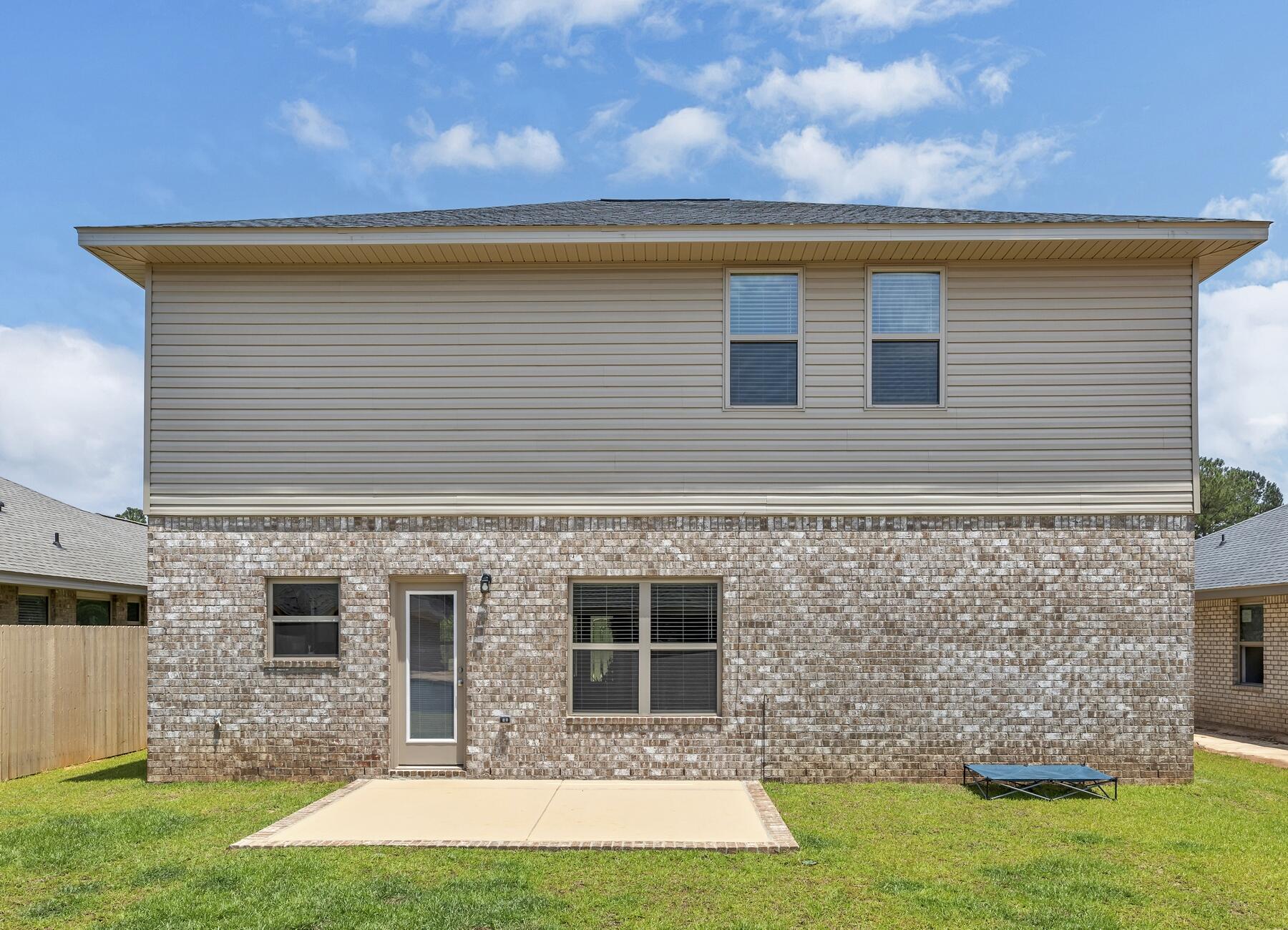 RIDGEWAY LANDING PHASE 1 - Residential Lease