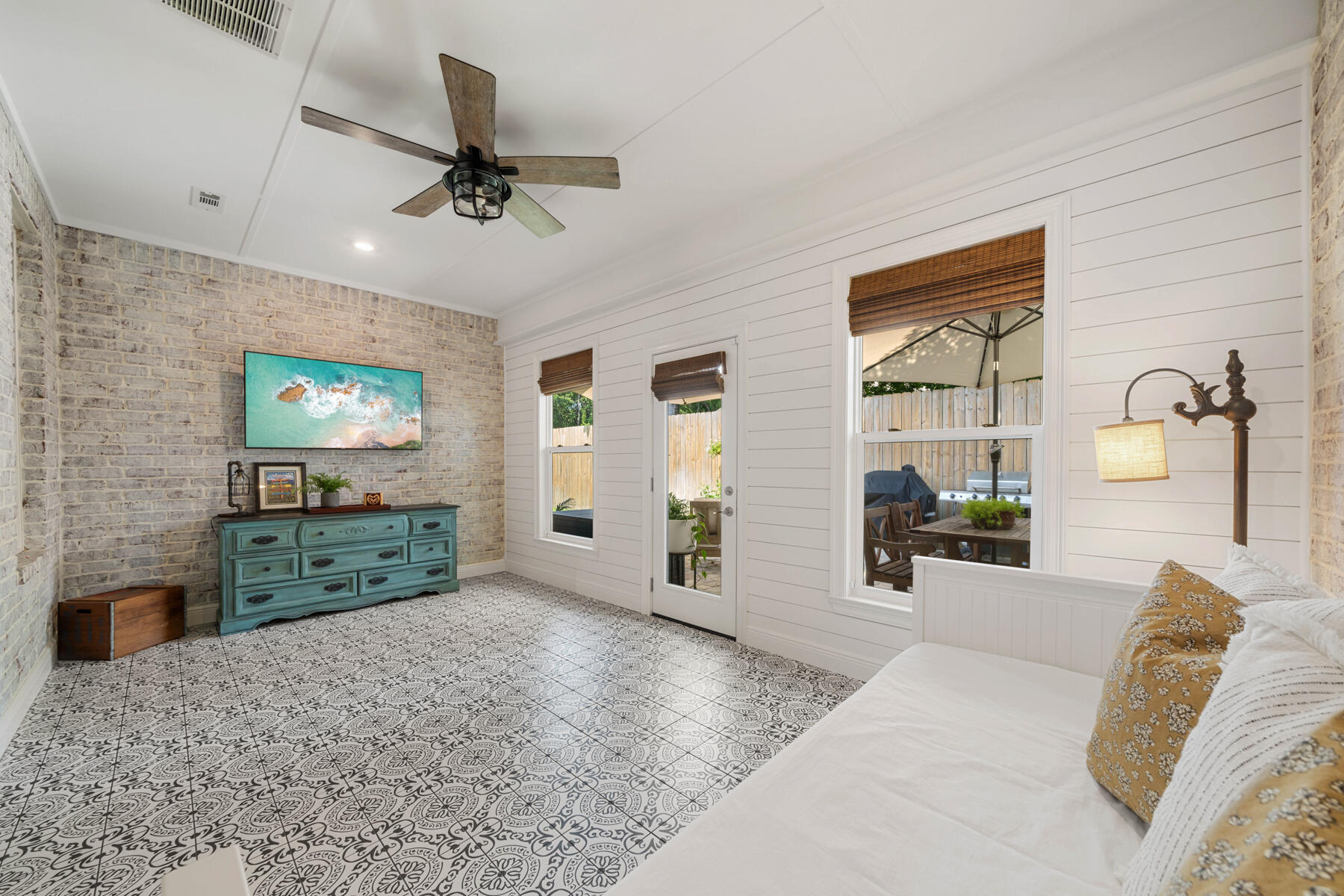 MAGNOLIA WOODS - Residential