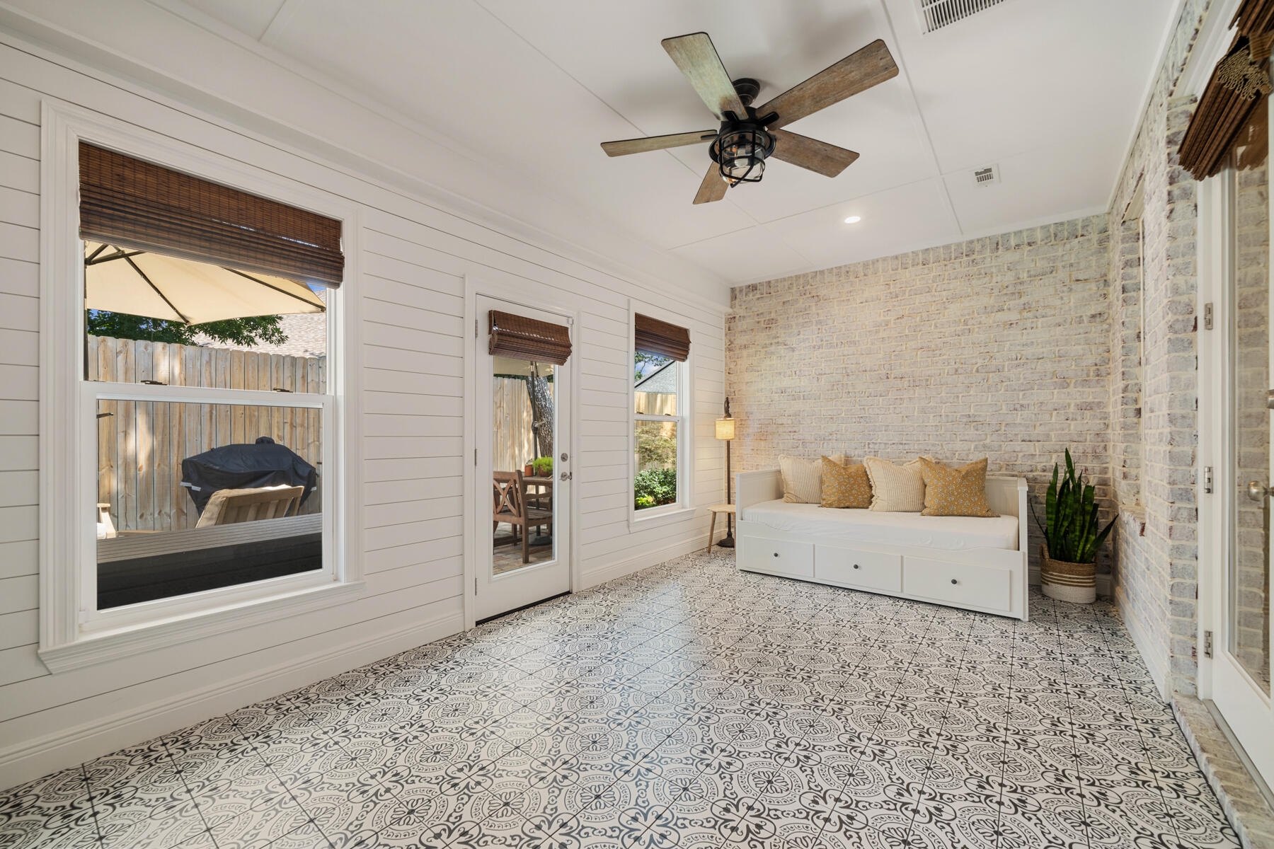 MAGNOLIA WOODS - Residential