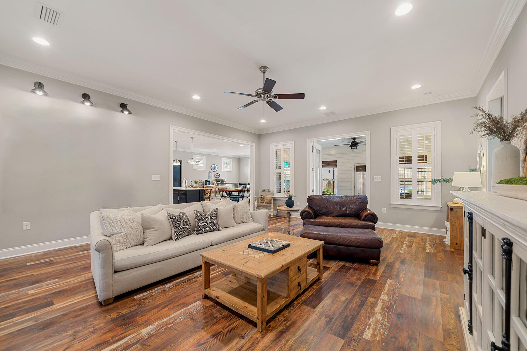 MAGNOLIA WOODS - Residential