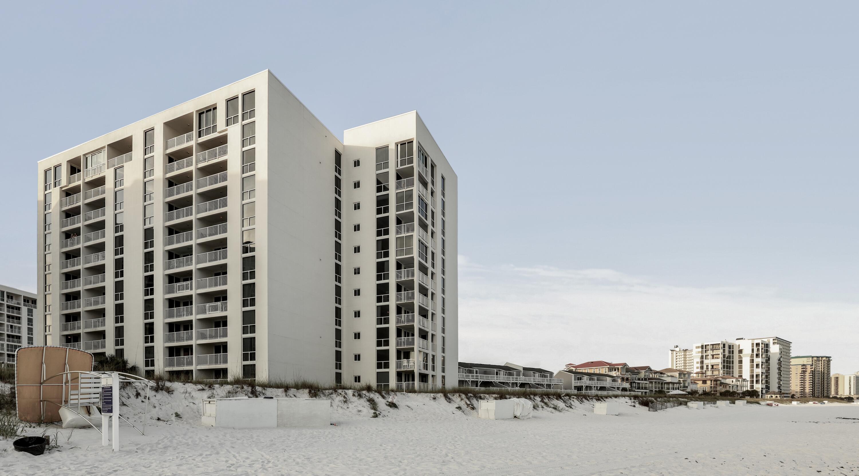 SHORELINE TOWERS 1 - Residential