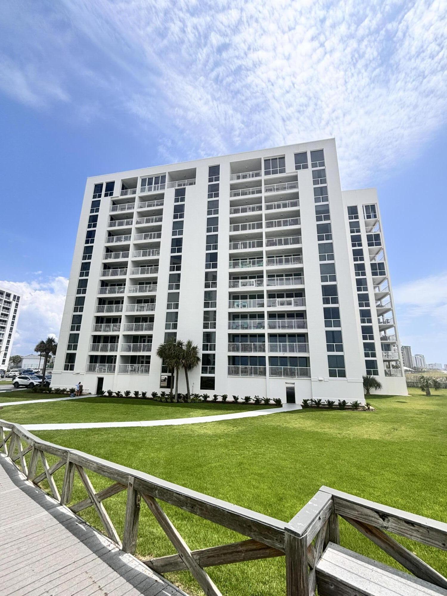 SHORELINE TOWERS 1 - Residential