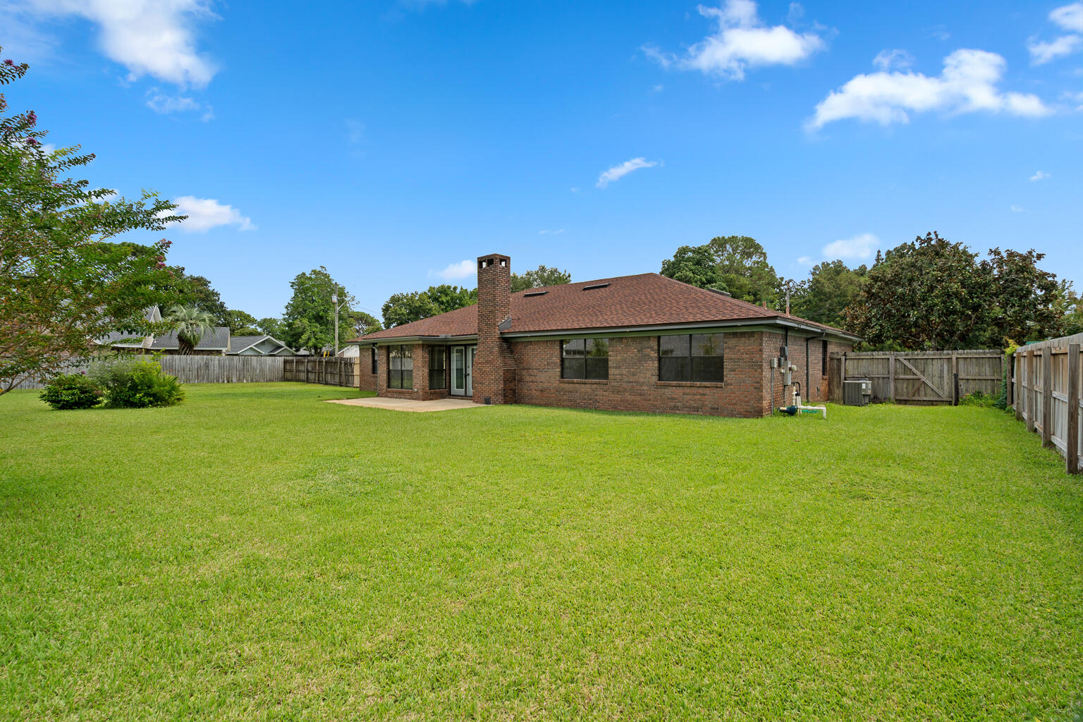 MARY ESTHER MANOR - Residential