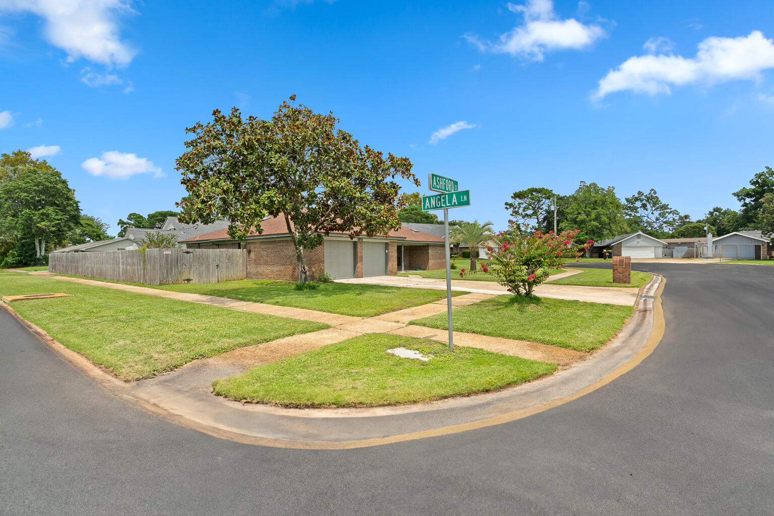MARY ESTHER MANOR - Residential