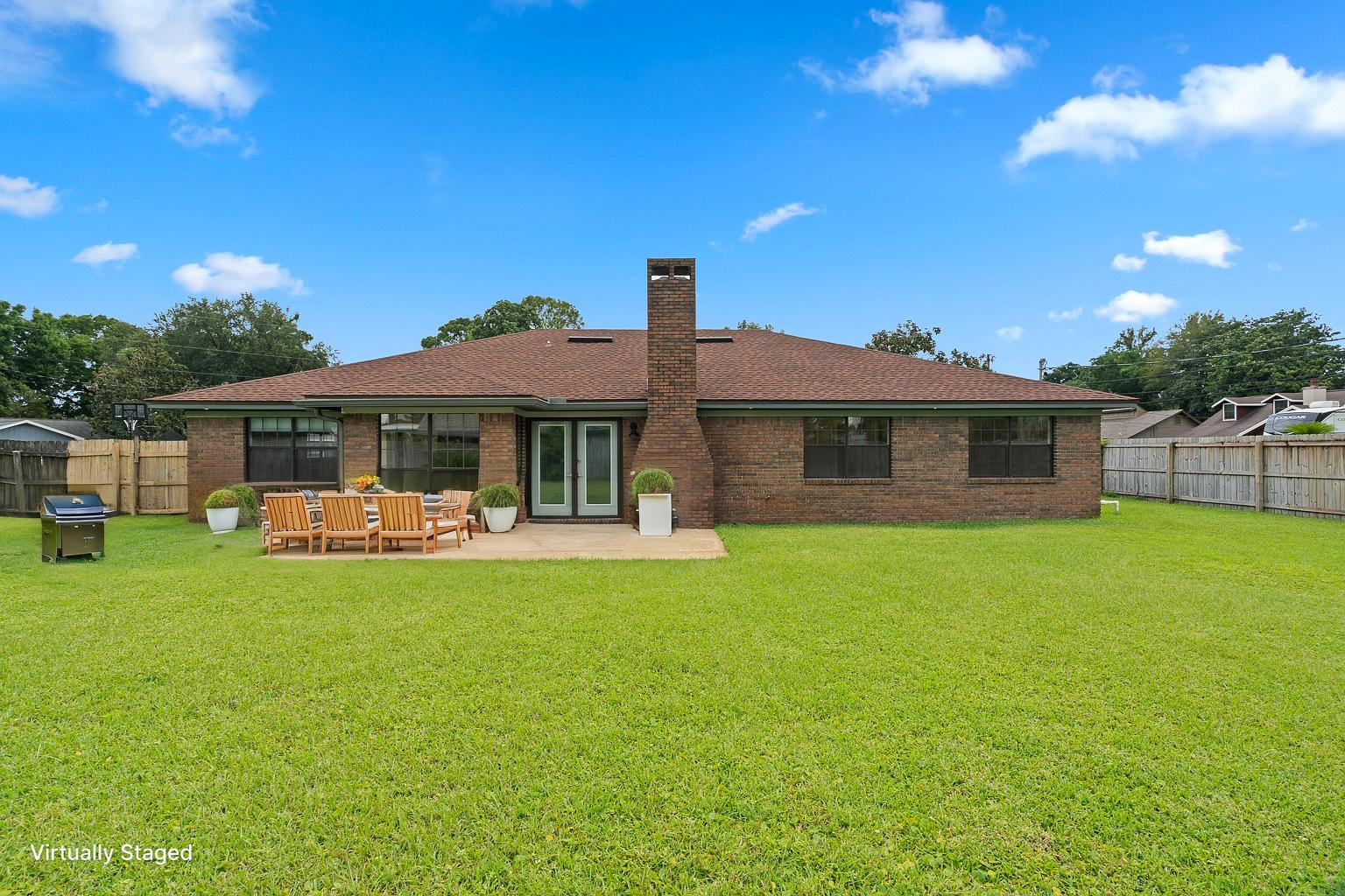 MARY ESTHER MANOR - Residential