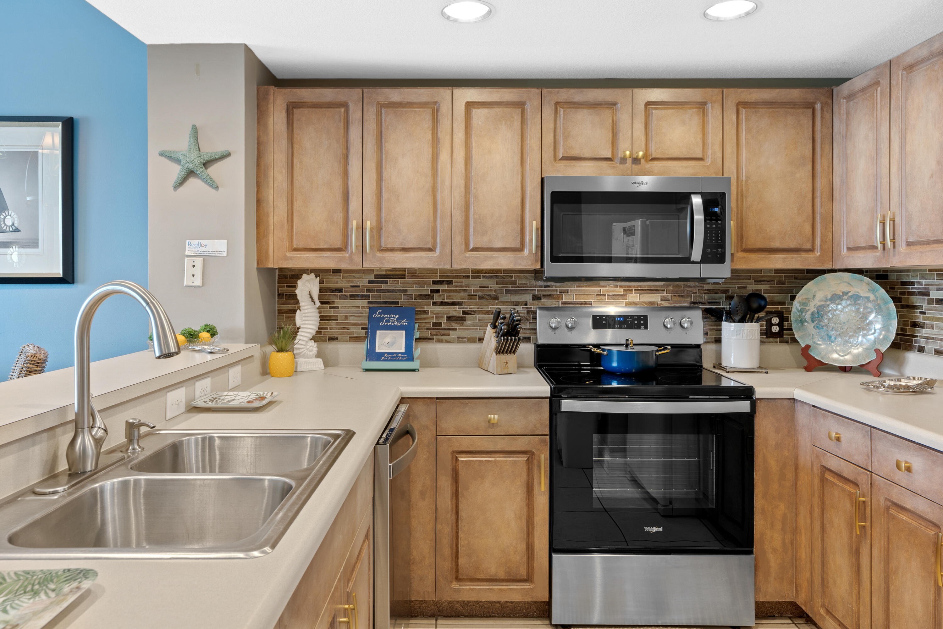 STERLING SHORES - Residential