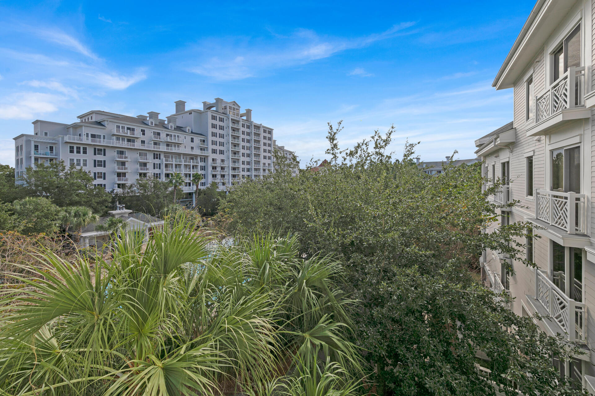 BAHIA CONDO - Residential