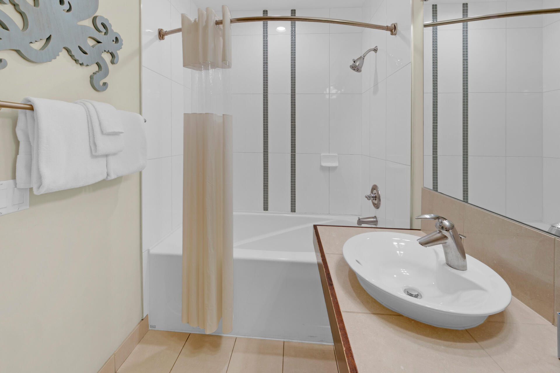 BAHIA CONDO - Residential