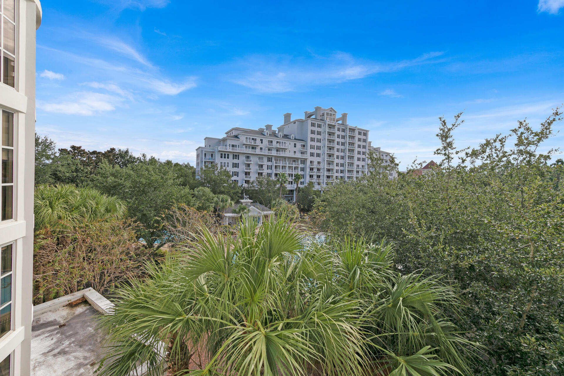 BAHIA CONDO - Residential