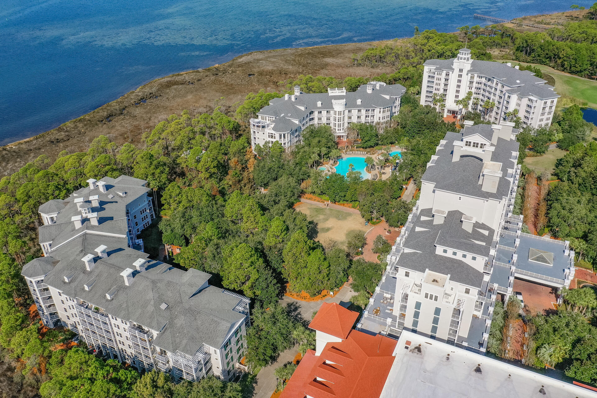 BAHIA CONDO - Residential