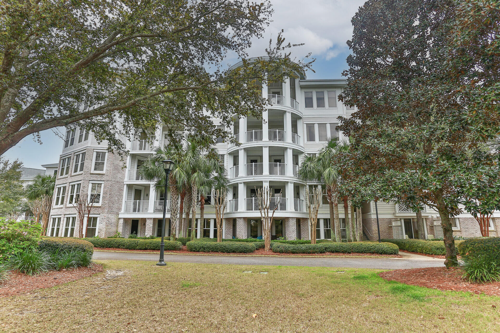 BAHIA CONDO - Residential