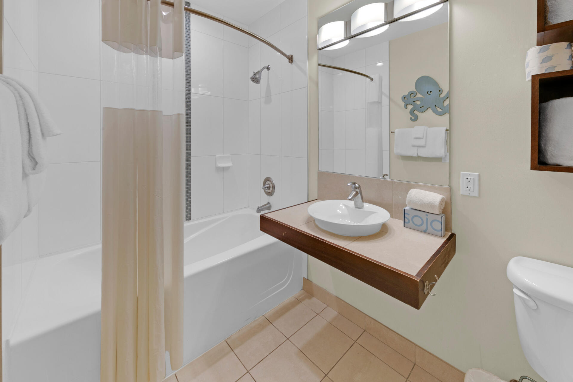 BAHIA CONDO - Residential