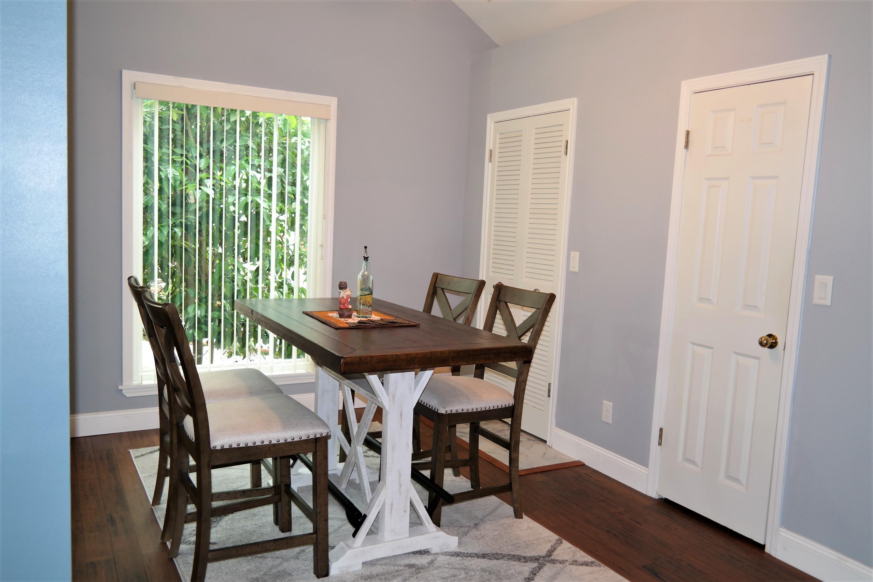 TEN LAKE ESTATES UNIT 2 - Residential